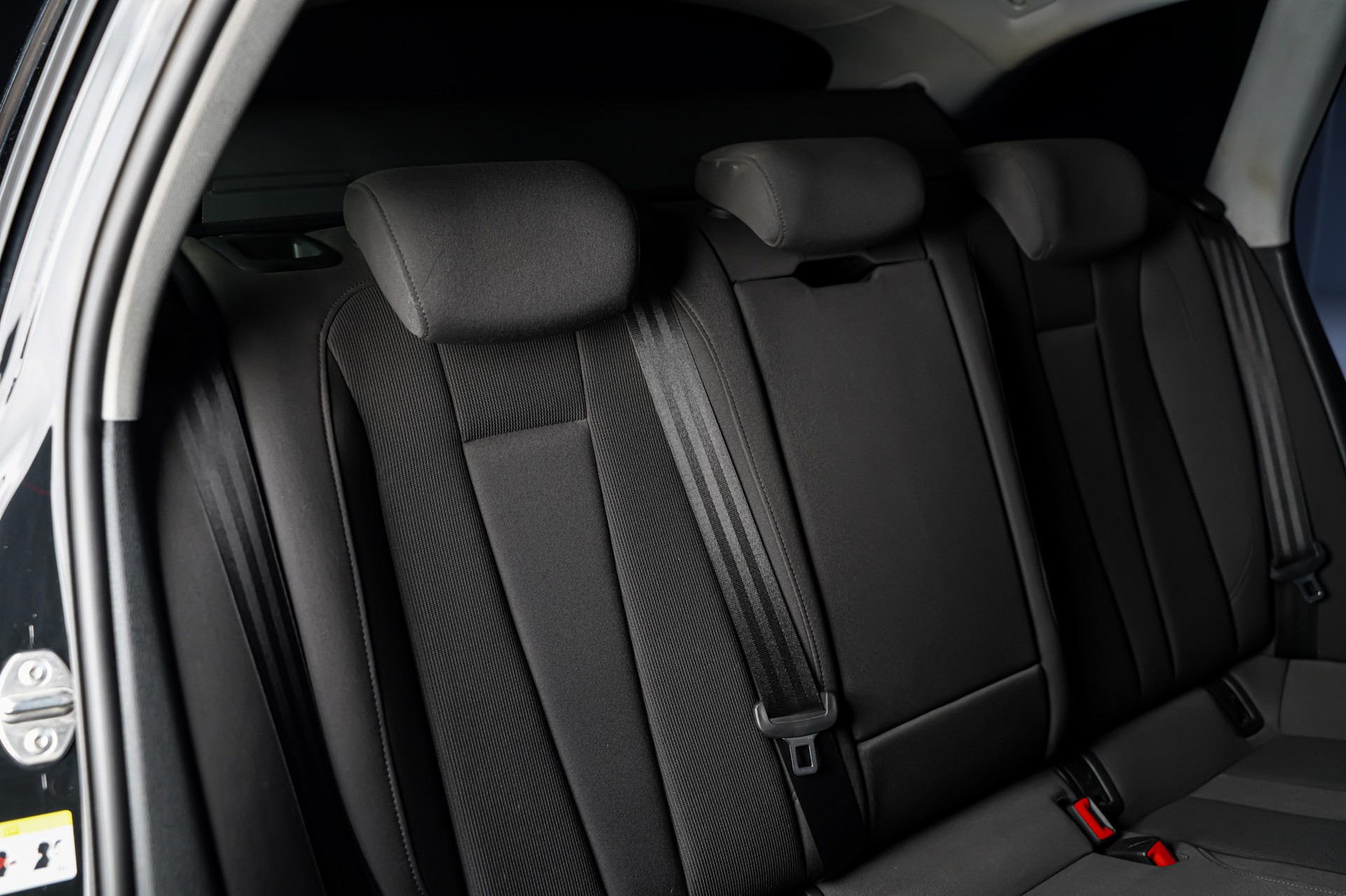 AUDI A4 Avant 40 TDI Sport quattro S-tronic-image-14