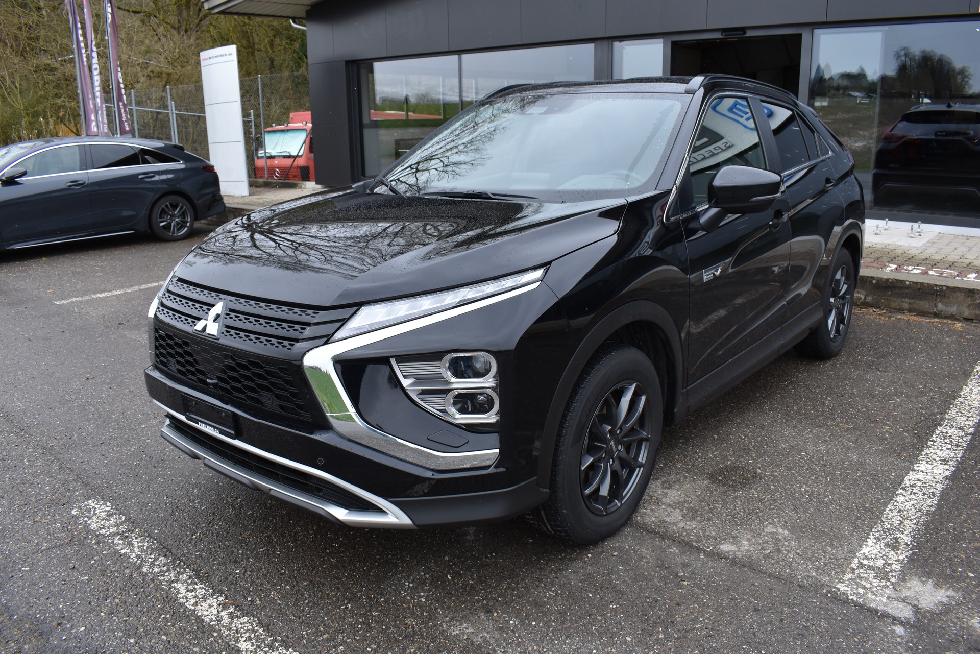 MITSUBISHI Eclipse Cross 2.4 PHEV Intense 4WD-image-2