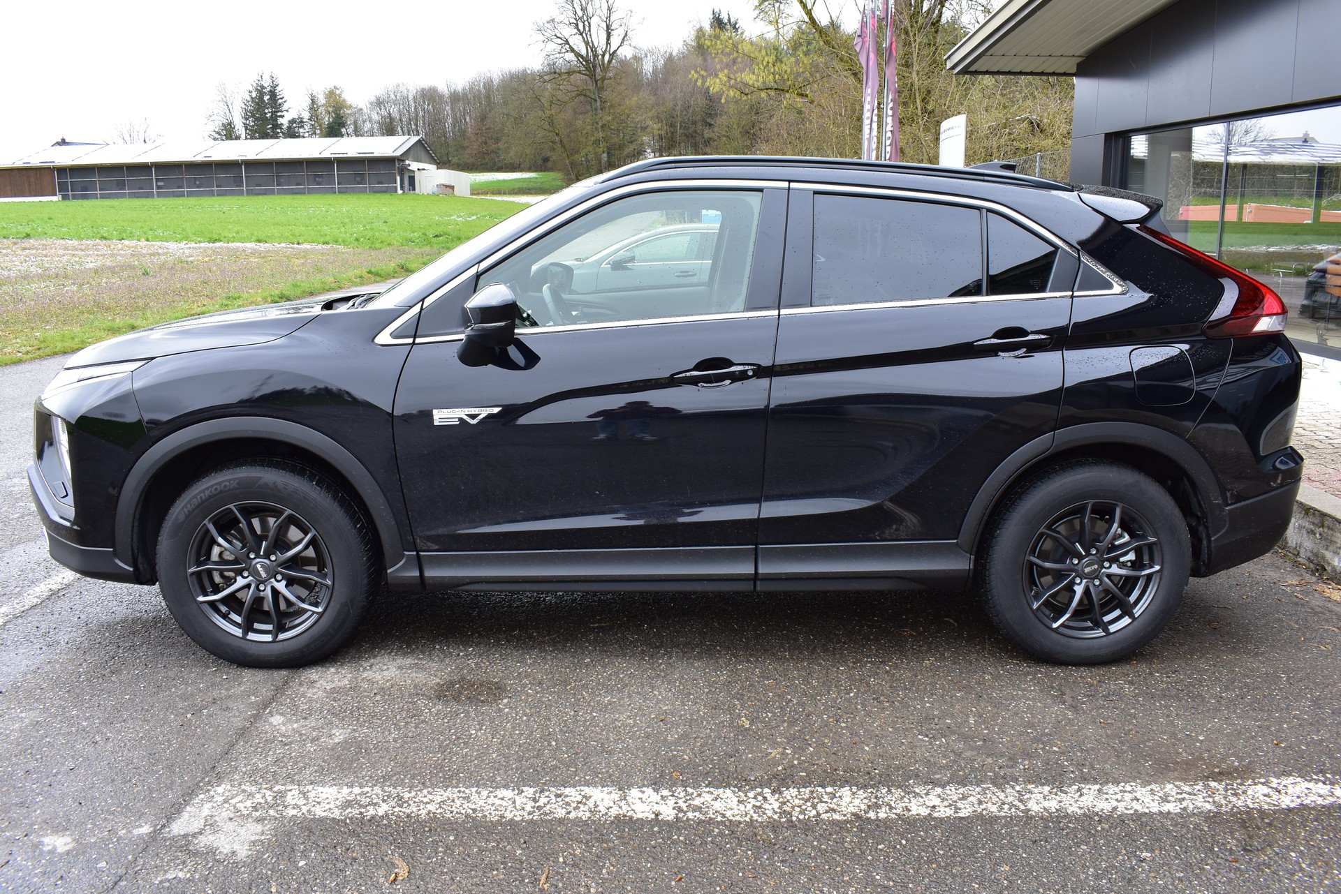 MITSUBISHI Eclipse Cross 2.4 PHEV Intense 4WD-image-1