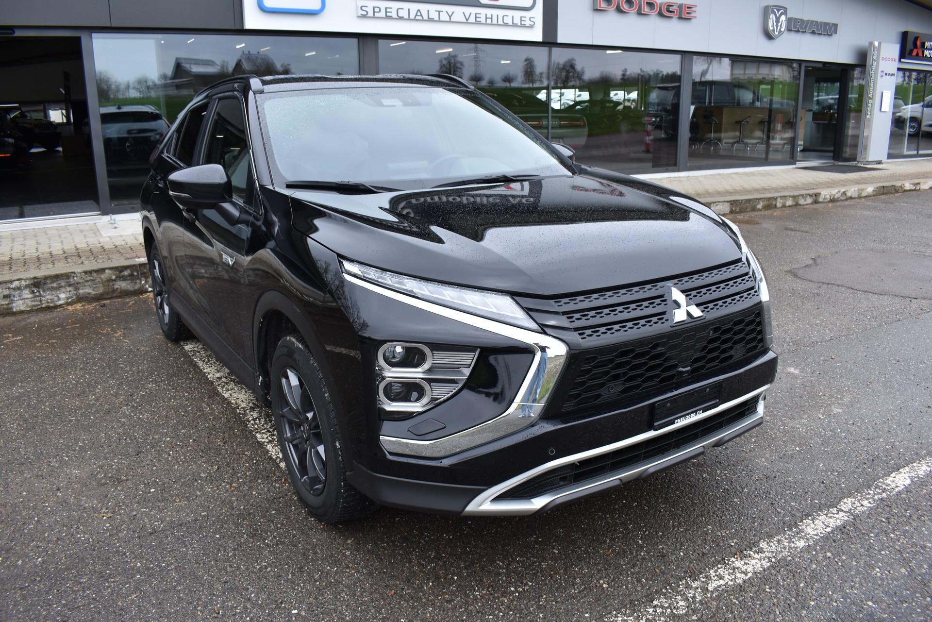 MITSUBISHI Eclipse Cross 2.4 PHEV Intense 4WD-image-3