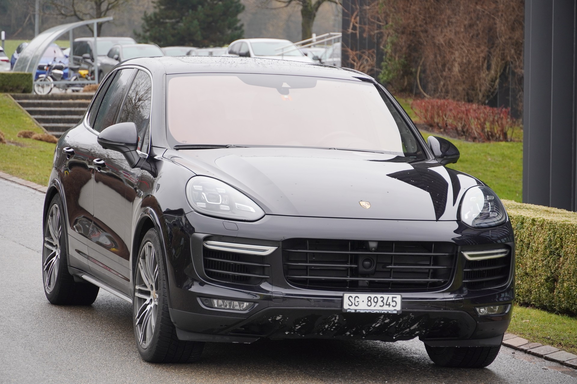 PORSCHE Cayenne Turbo-image-2