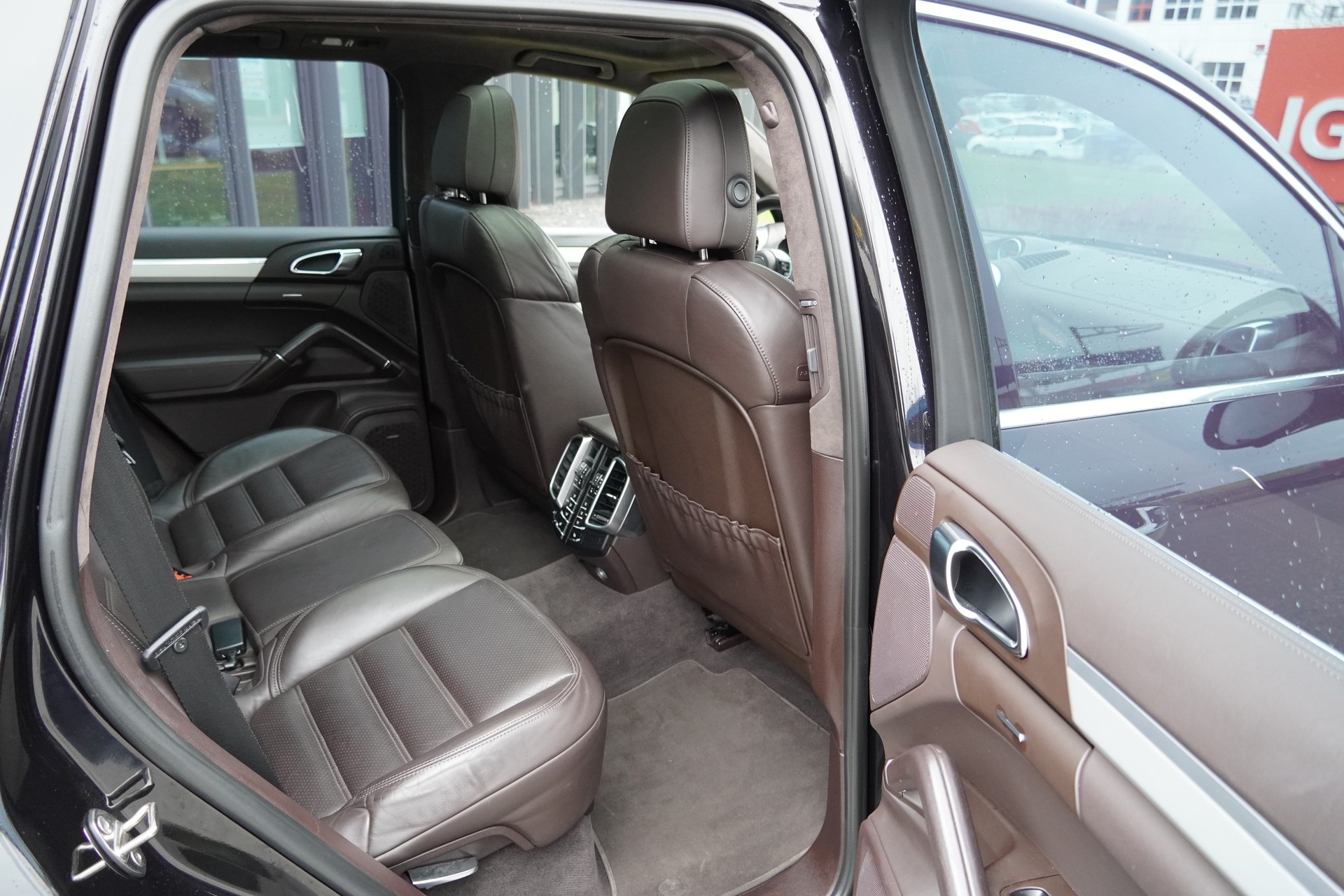 PORSCHE Cayenne Turbo-image-5