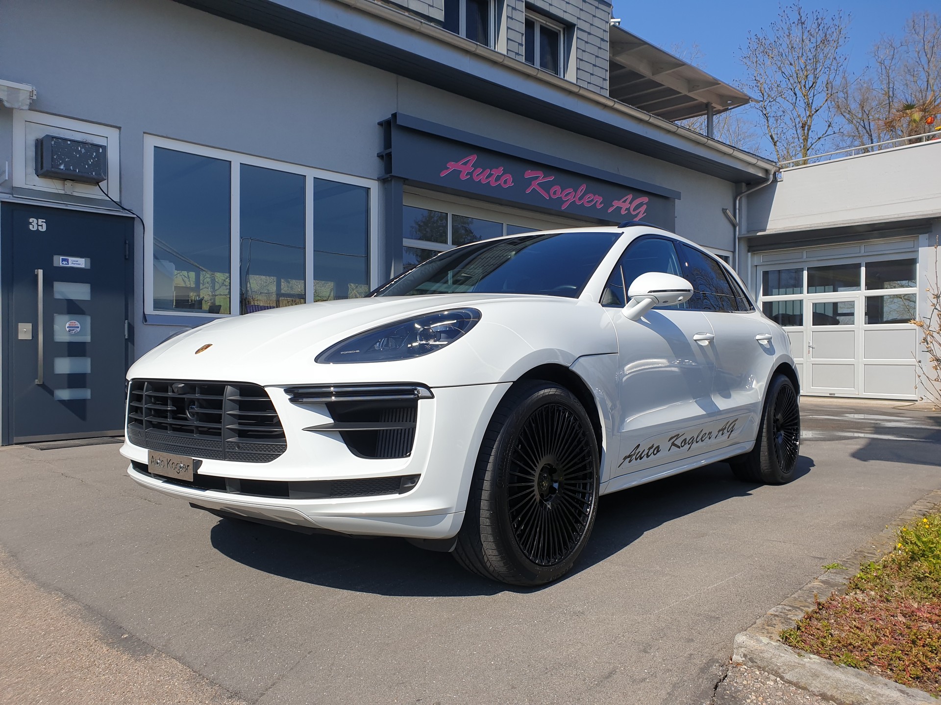 PORSCHE Macan Turbo PDK