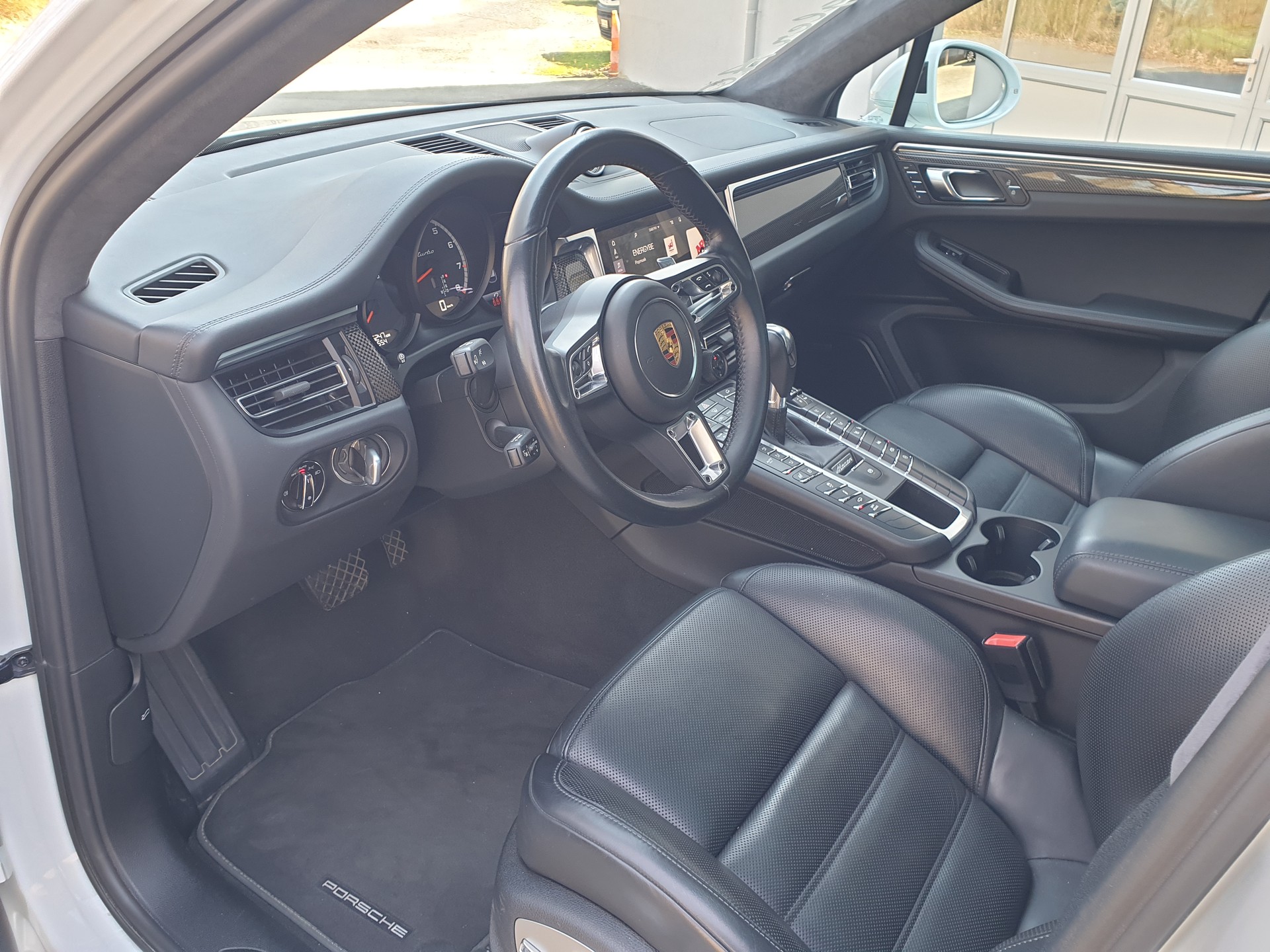PORSCHE Macan Turbo PDK-image-8