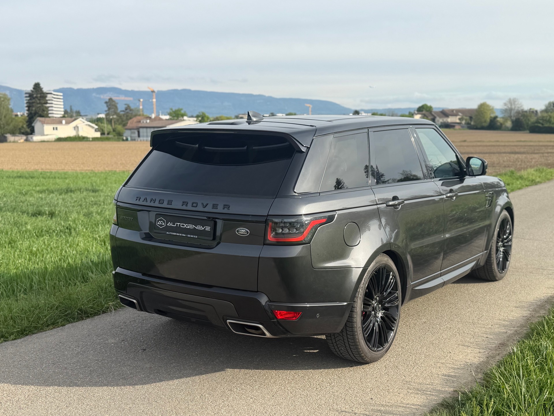 LAND ROVER Range Rover Sport P525 5.0 V8 S/C HSE Dynamic Automatic-image-8