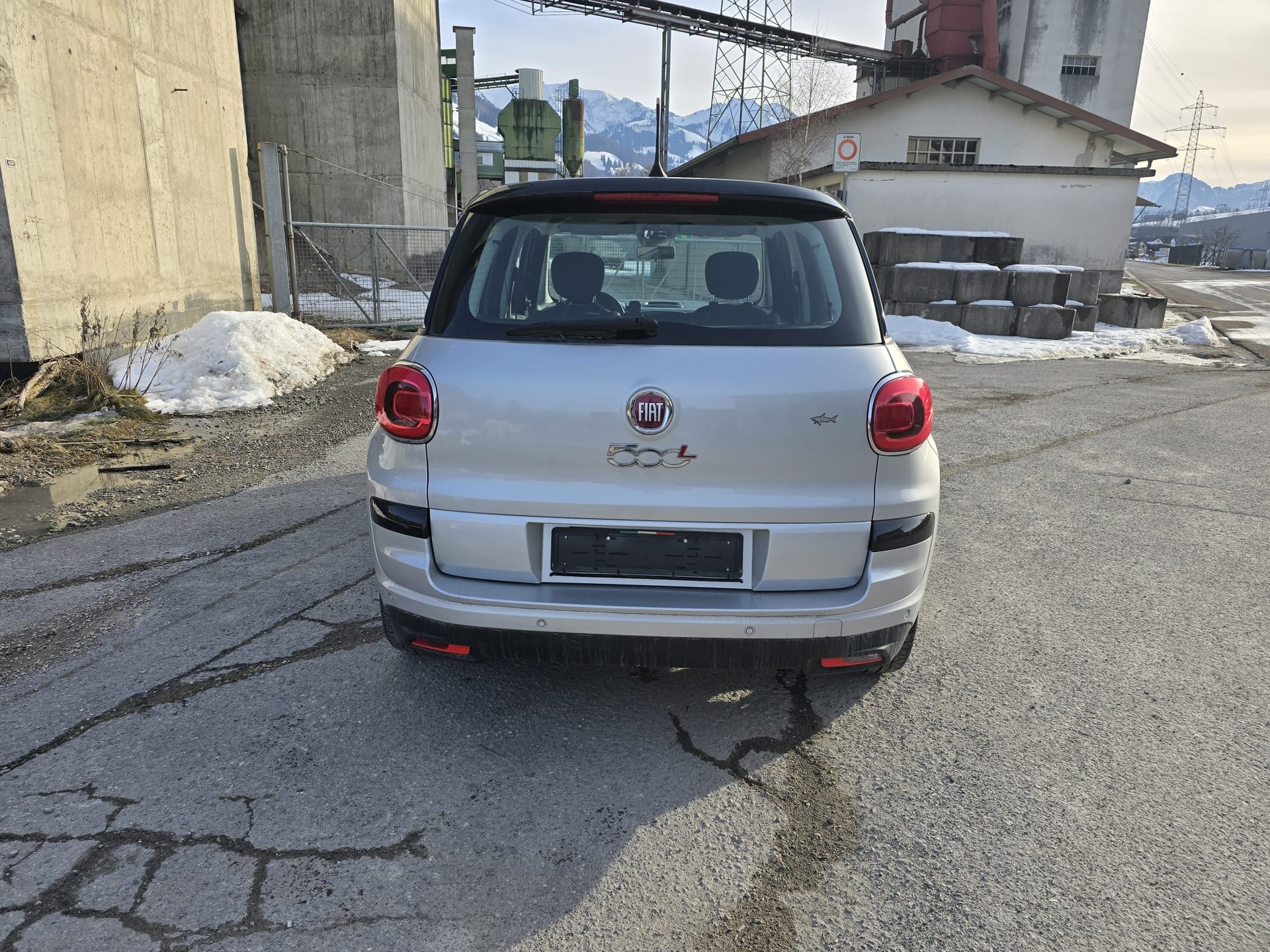 FIAT 500L 1.6 JTD Urban-image-3