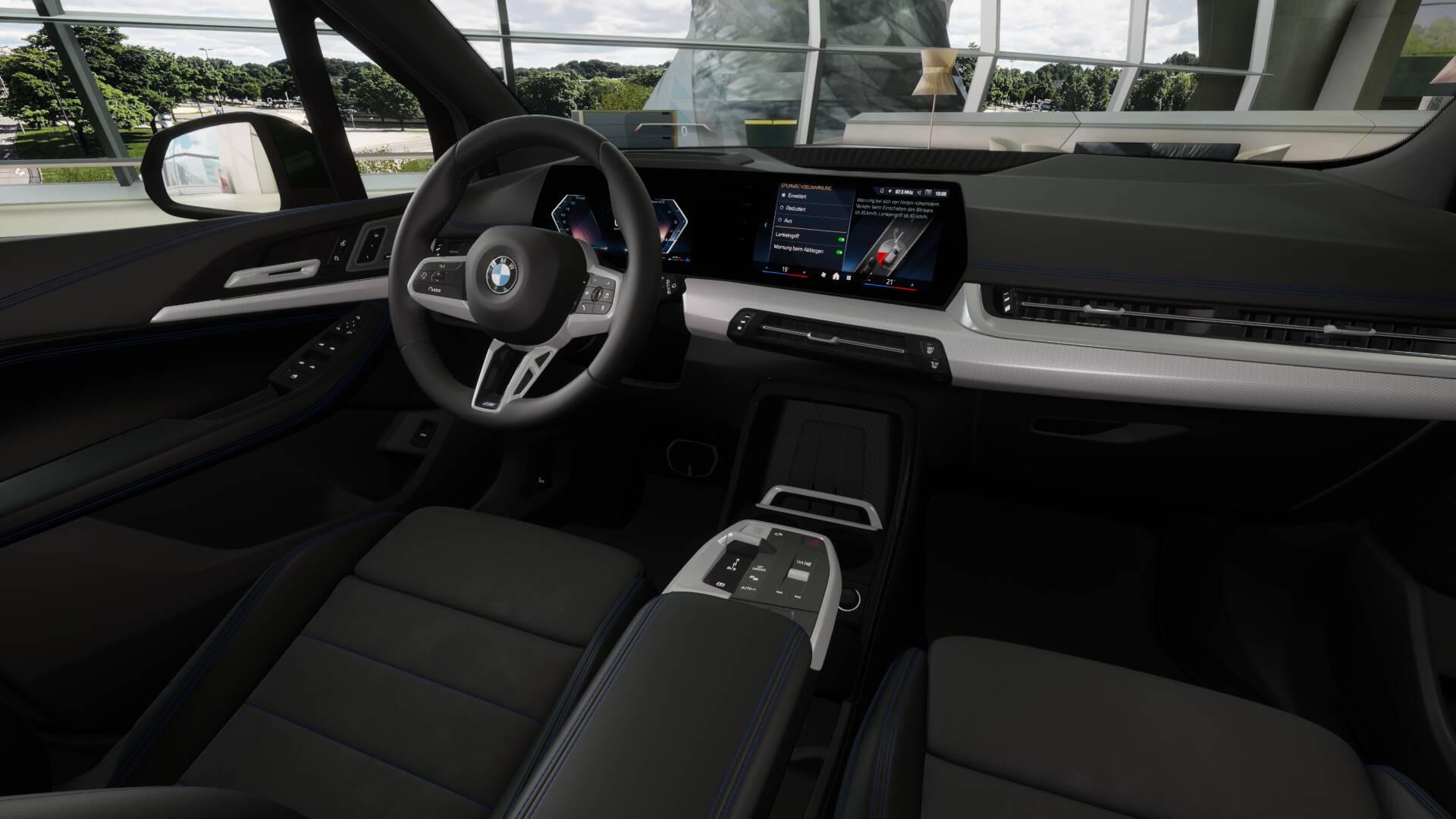 BMW 220i Active Tourer-image-13