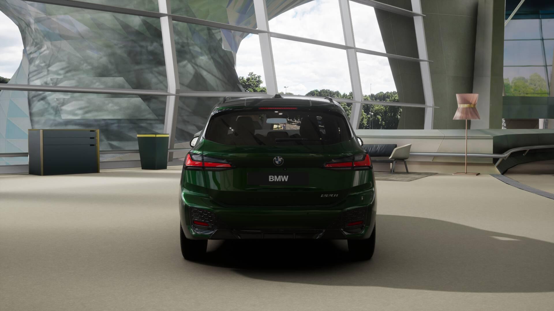 BMW 220i Active Tourer-image-4