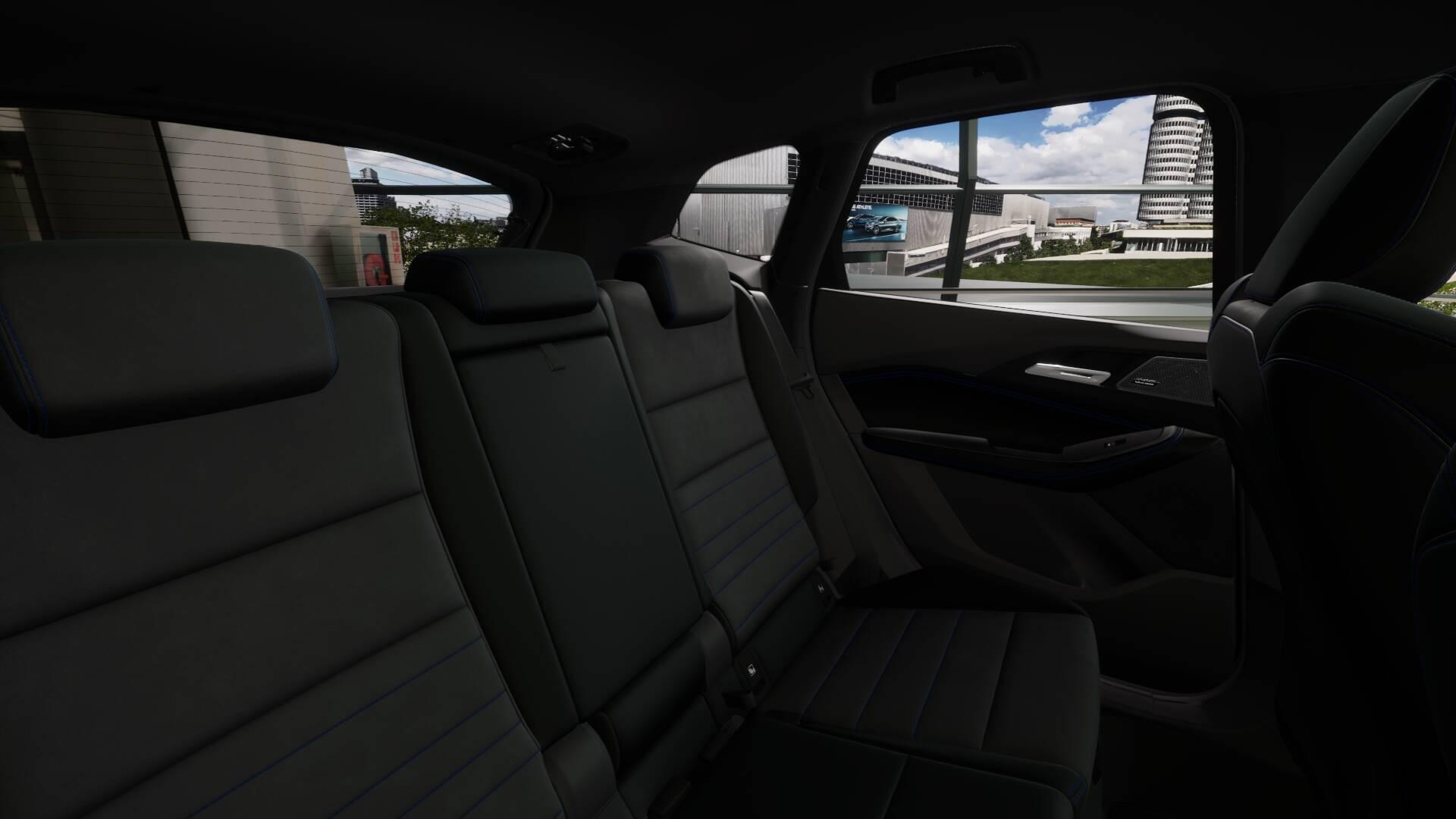 BMW 220i Active Tourer-image-11