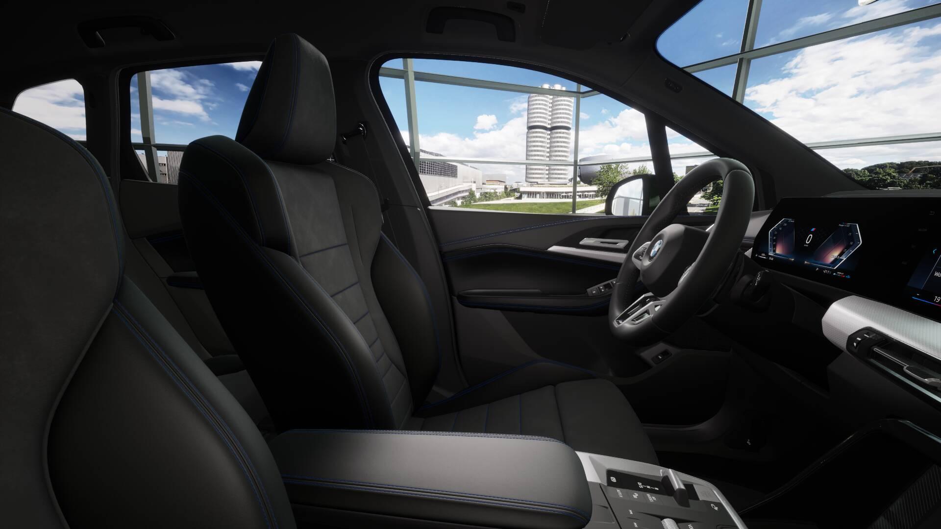 BMW 220i Active Tourer-image-8