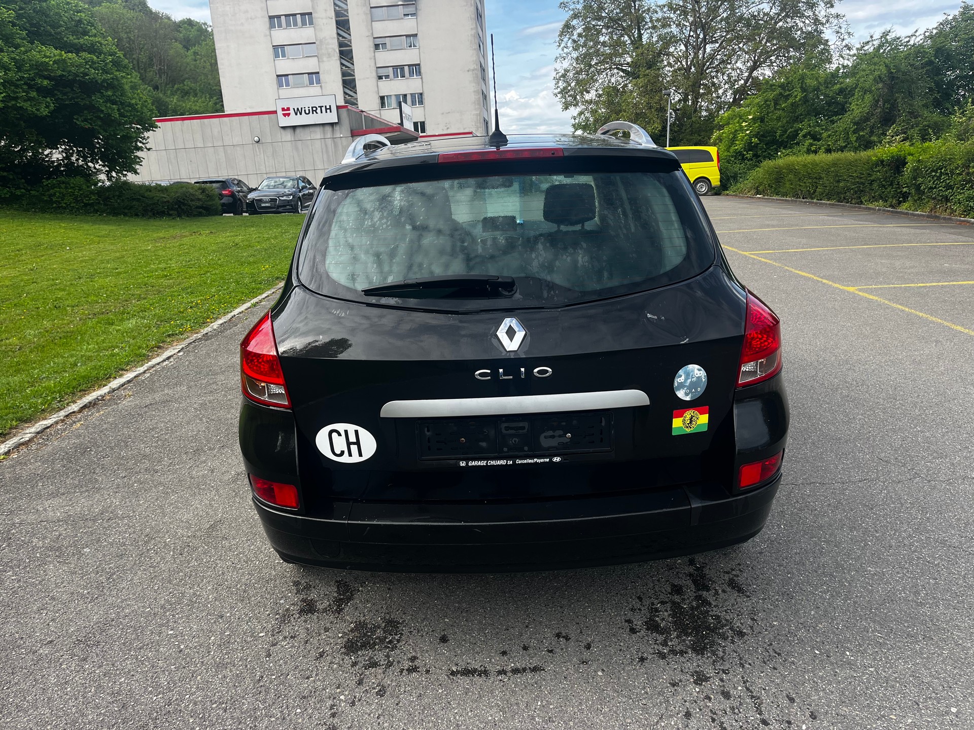 RENAULT Clio Grandtour 1.2 16V Turbo 20th Edition-image-3