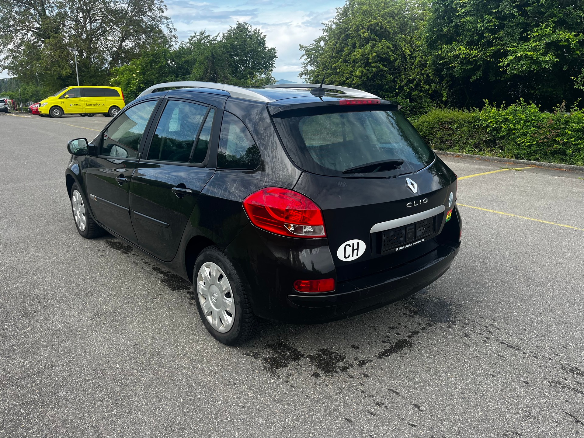 RENAULT Clio Grandtour 1.2 16V Turbo 20th Edition-image-7