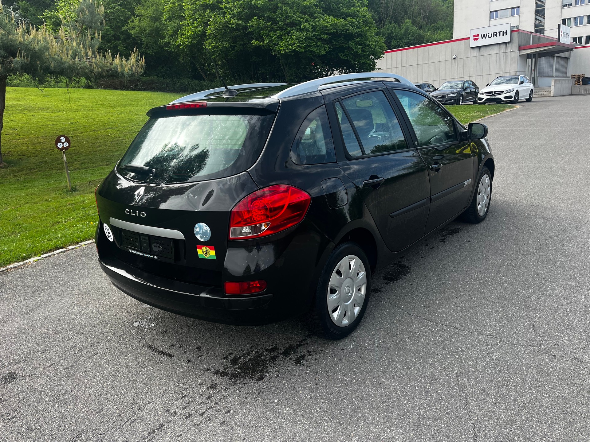 RENAULT Clio Grandtour 1.2 16V Turbo 20th Edition-image-4