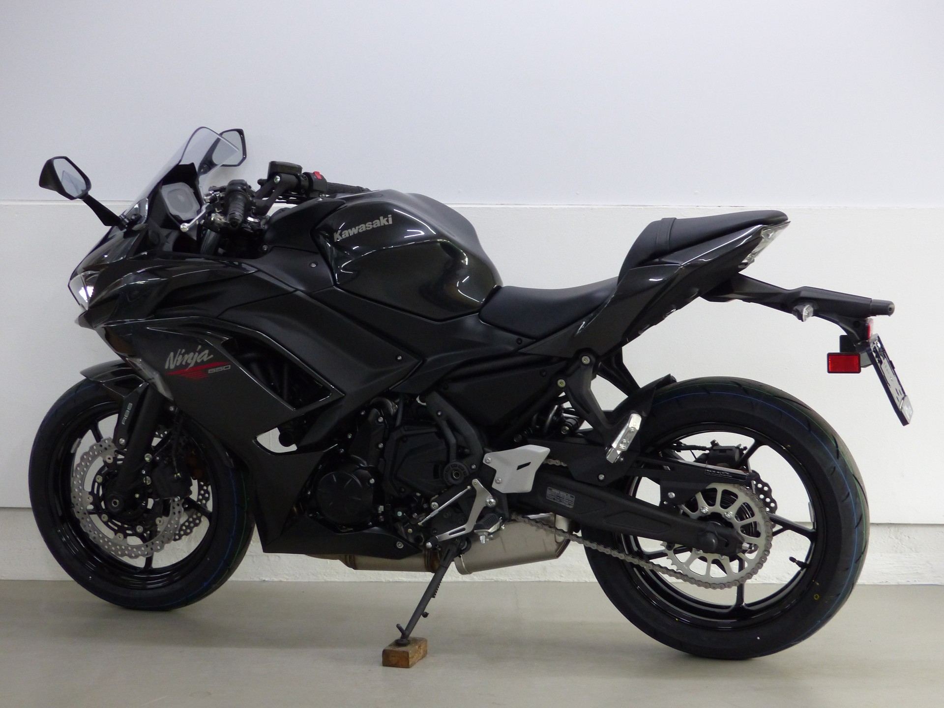 KAWASAKI Ninja 650 ABS-showroom-element-3