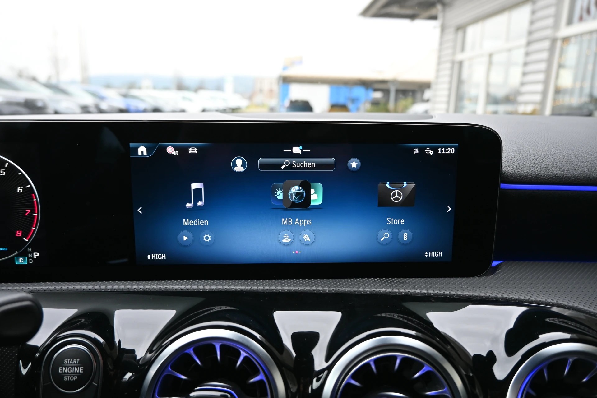 MERCEDES-BENZ A 200 AMG Line 7G-DCT-image-24