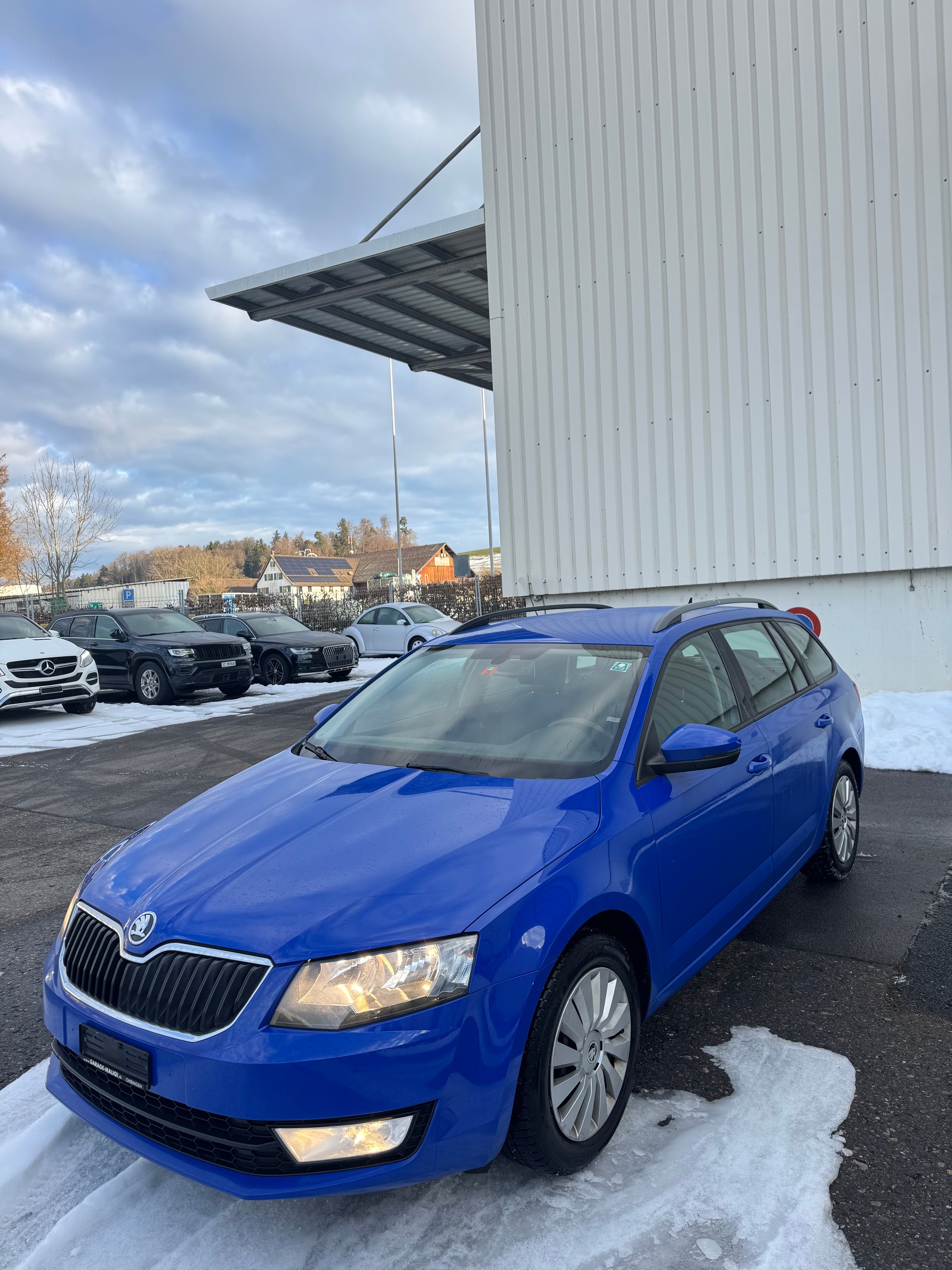 SKODA Octavia Combi 1.6 TDI Ambition-image-1