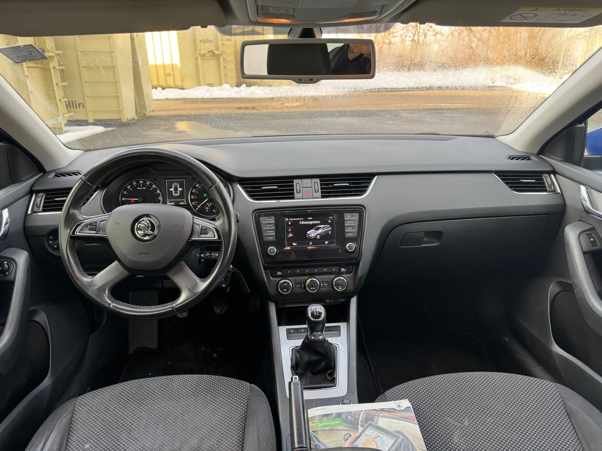 SKODA Octavia Combi 1.6 TDI Ambition-image-3