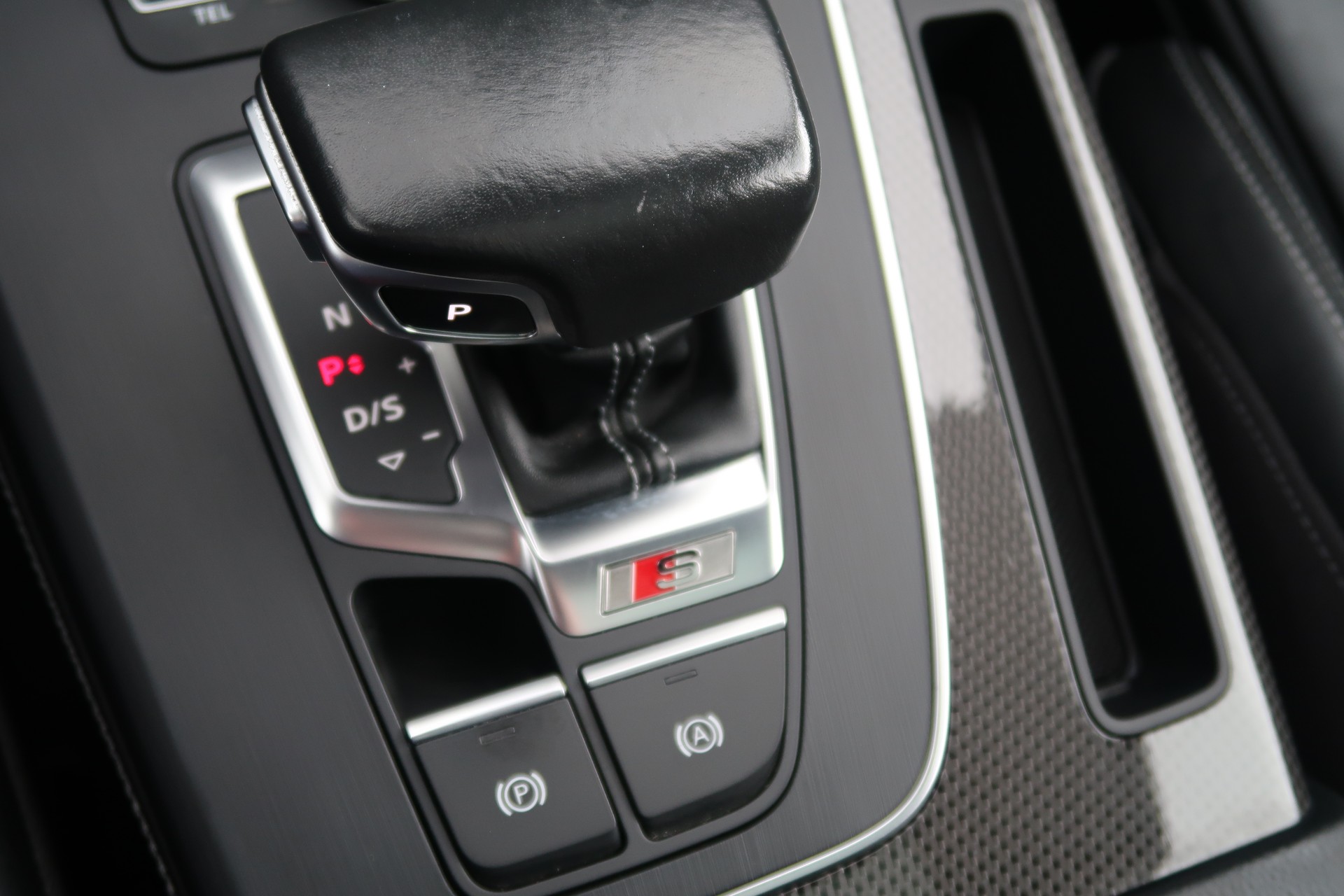 AUDI SQ5 3.0 TFSI quattro S-tronic-image-17