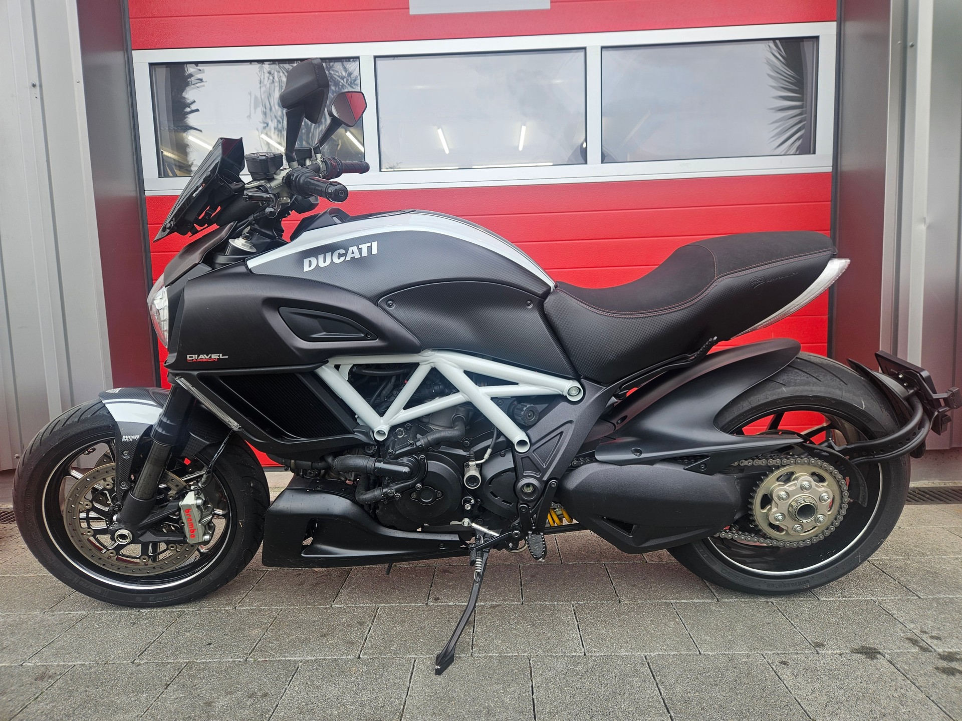 DUCATI Diavel 1200 Carbon-image-11
