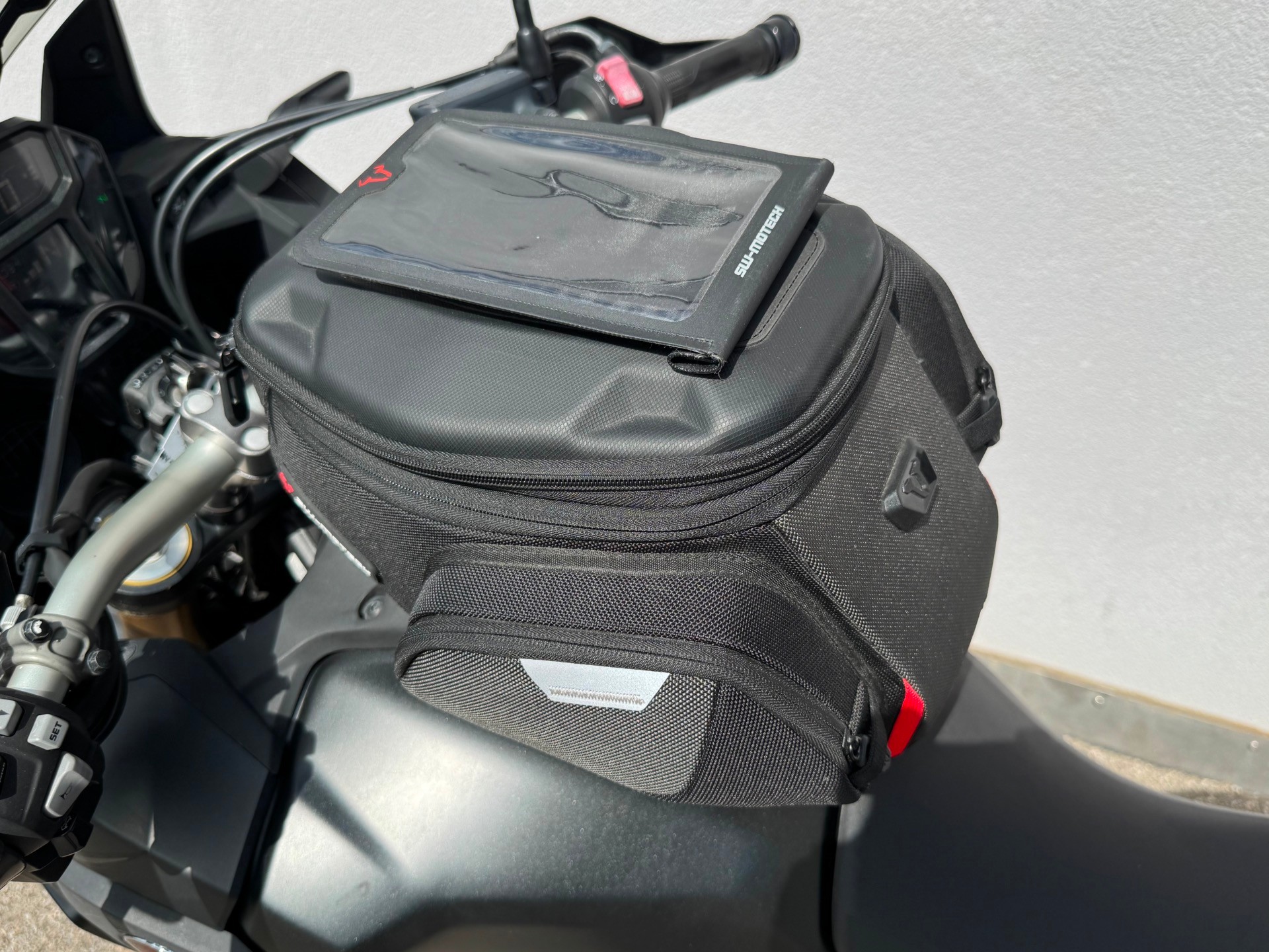 HONDA CRF 1000A Africa Twin-image-8