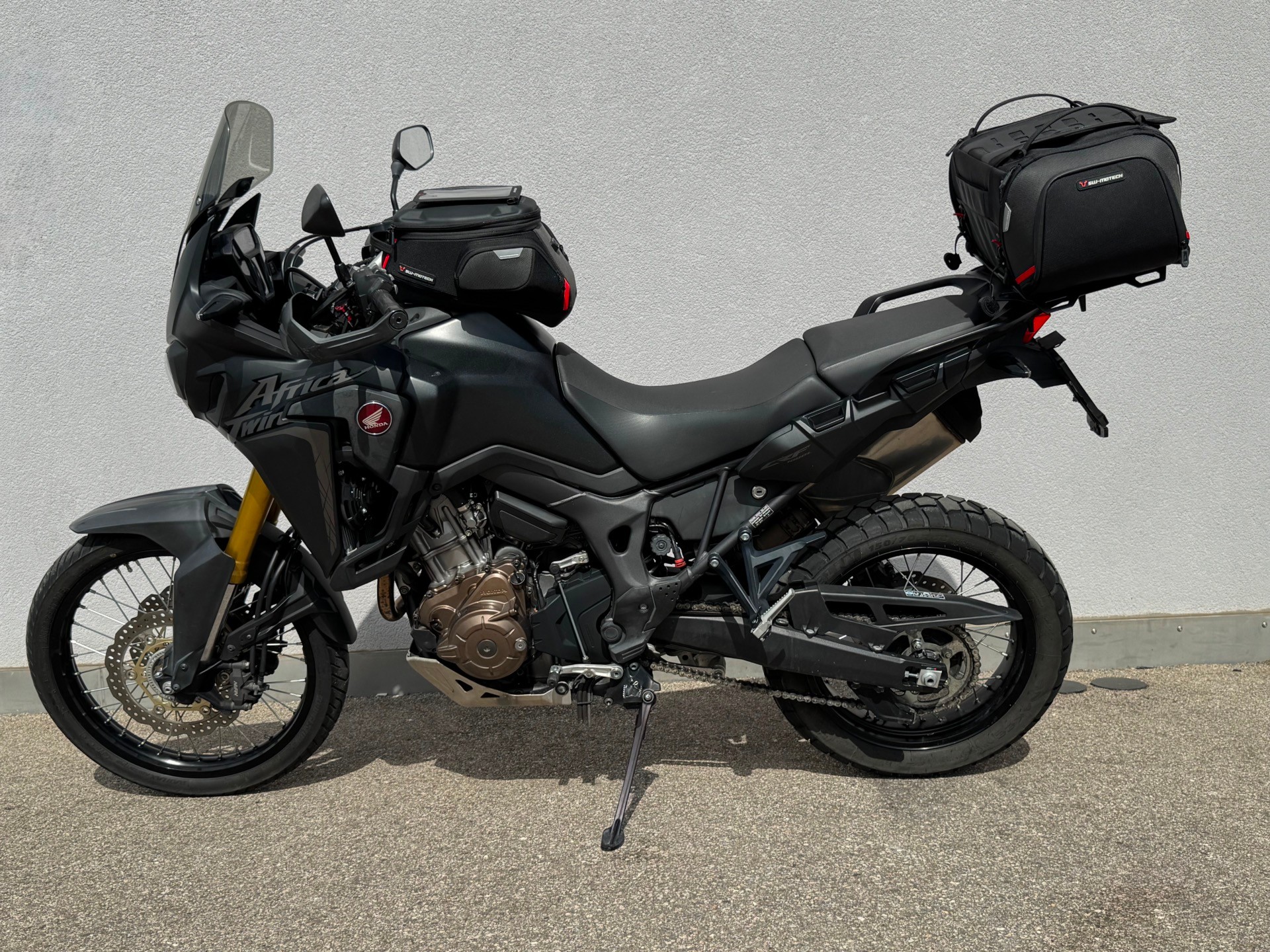 HONDA CRF 1000A Africa Twin-image-6