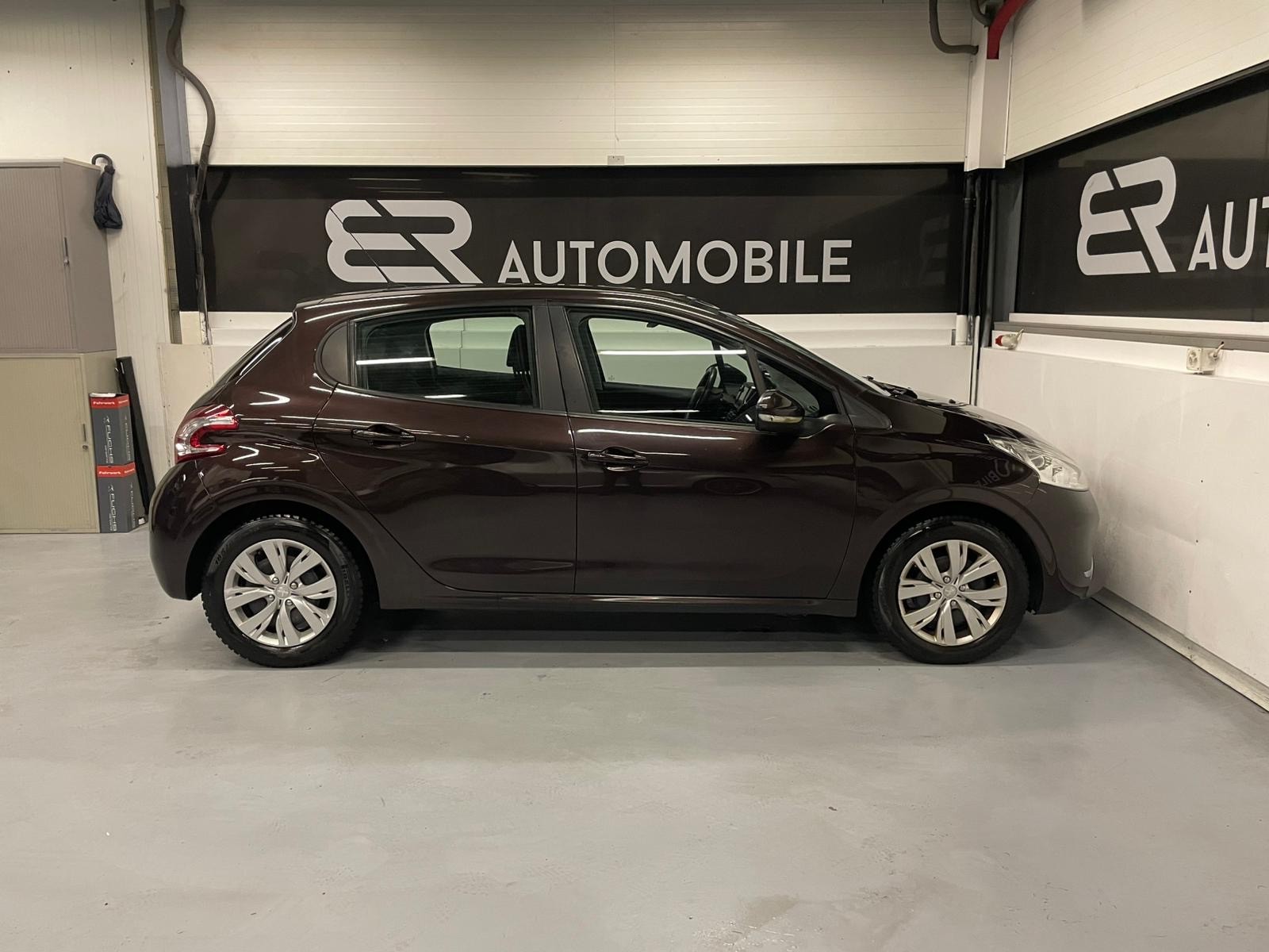 PEUGEOT 208 1.2 VTI Active-image-6