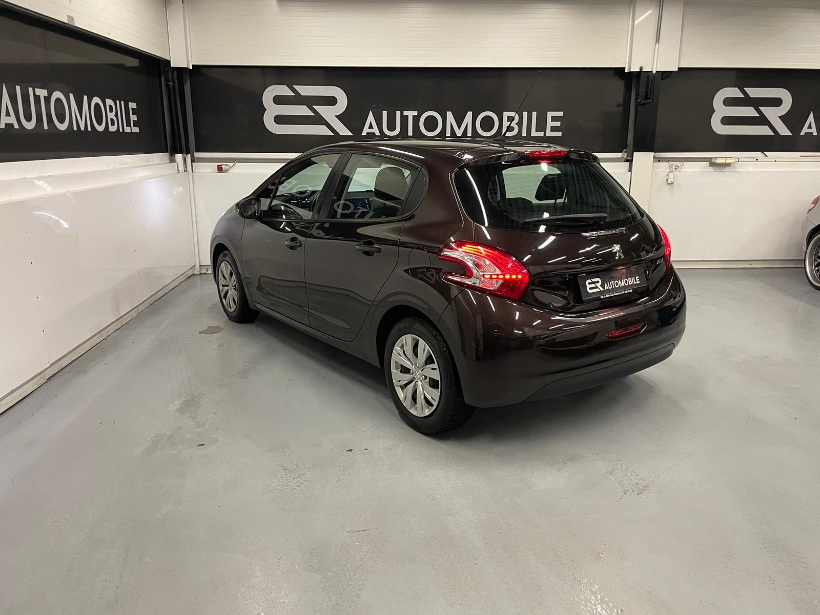 PEUGEOT 208 1.2 VTI Active-image-3