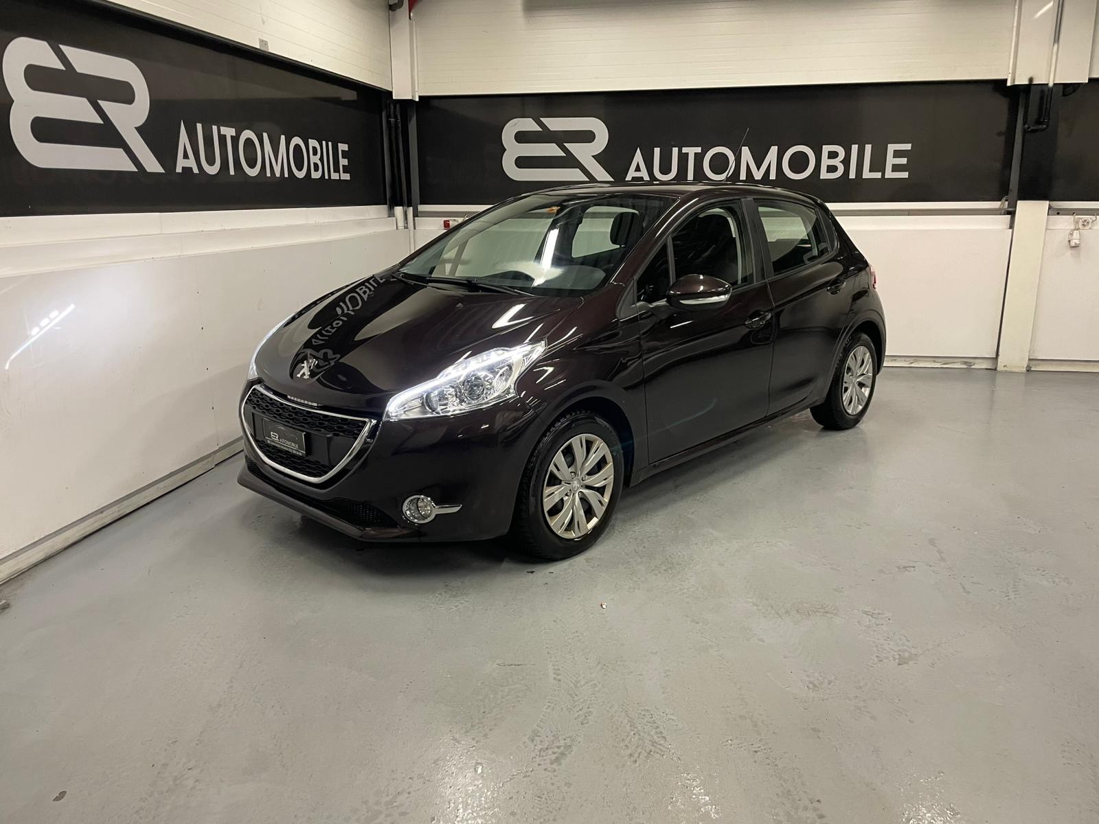 PEUGEOT 208 1.2 VTI Active-image-0