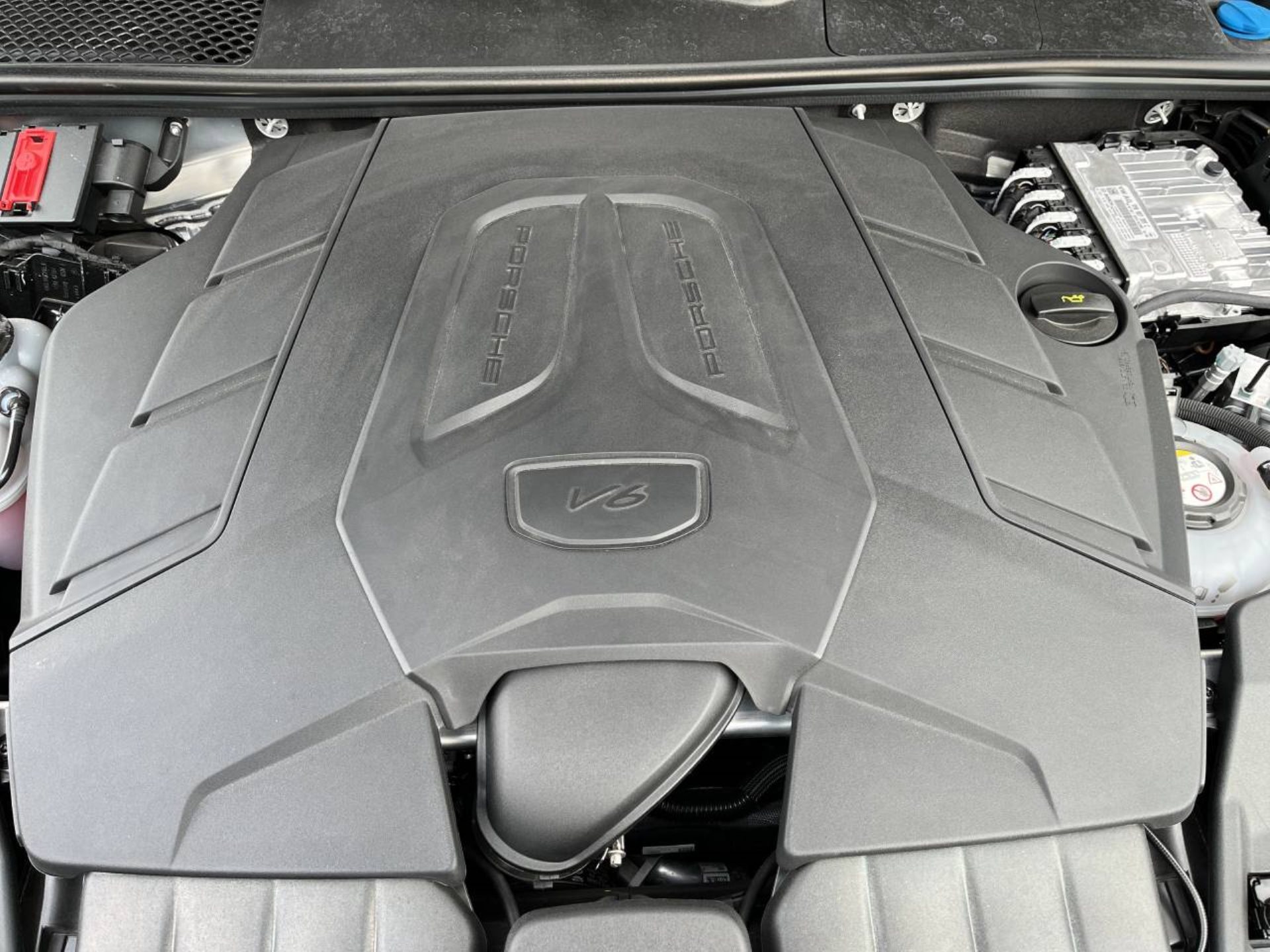 PORSCHE Cayenne E-Hybrid Coupé-image-24