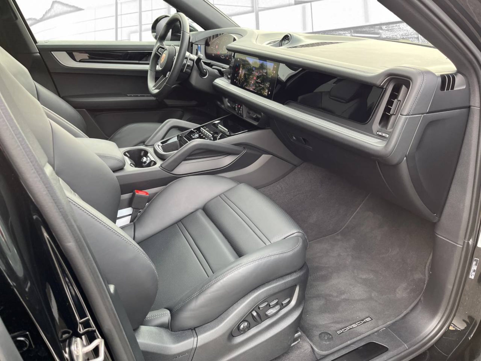 PORSCHE Cayenne E-Hybrid Coupé-image-4