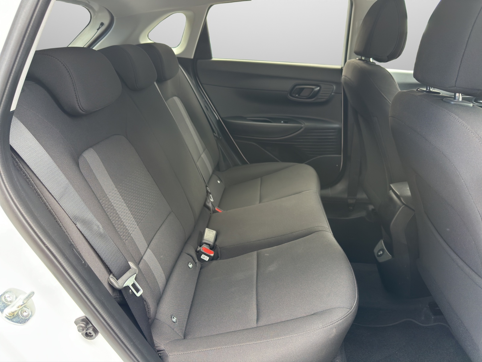 HYUNDAI i20 1.0 T-GDi Amplia Safety Pack-image-11