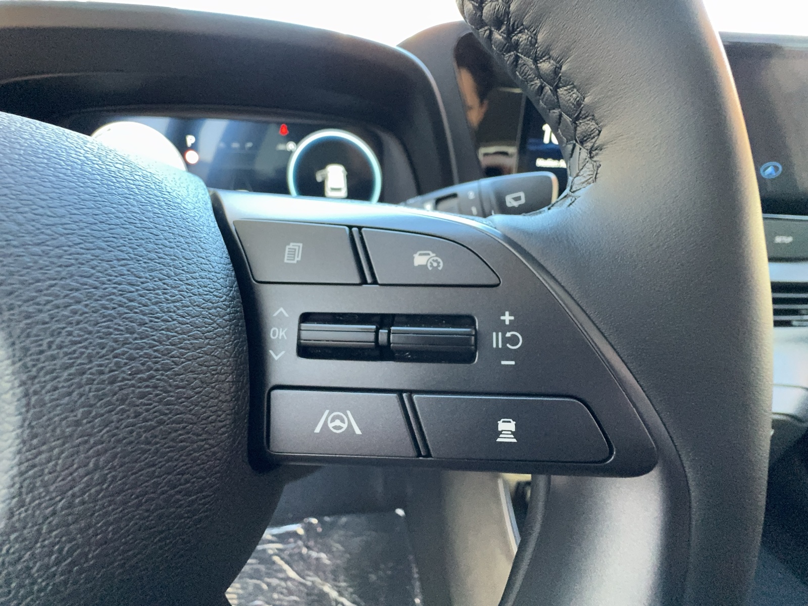 HYUNDAI i20 1.0 T-GDi Amplia Safety Pack-image-9