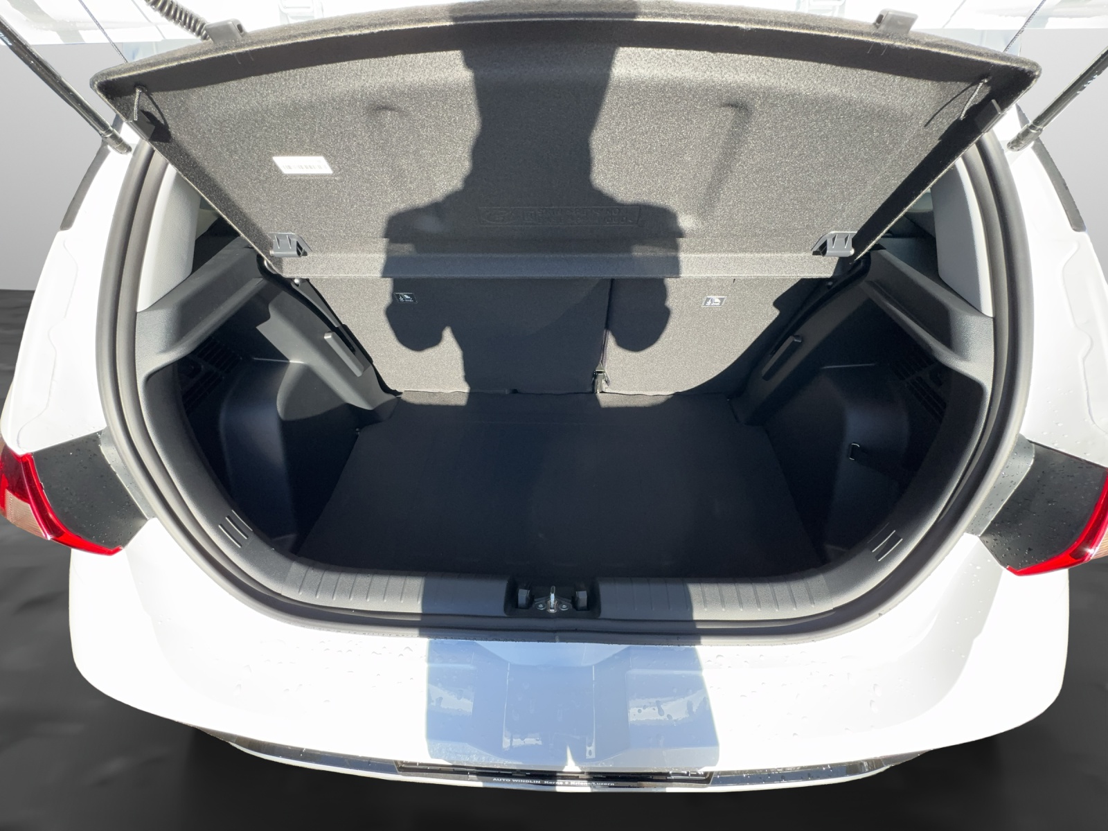HYUNDAI i20 1.0 T-GDi Amplia Safety Pack-image-12