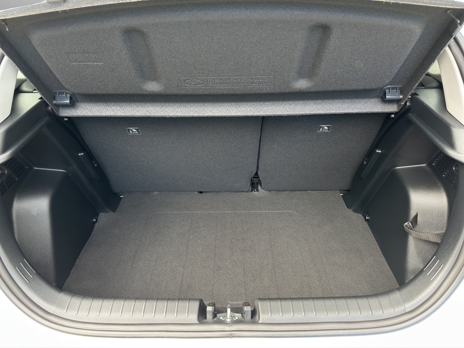 HYUNDAI i20 1.0 T-GDi Amplia Safety Pack-image-13