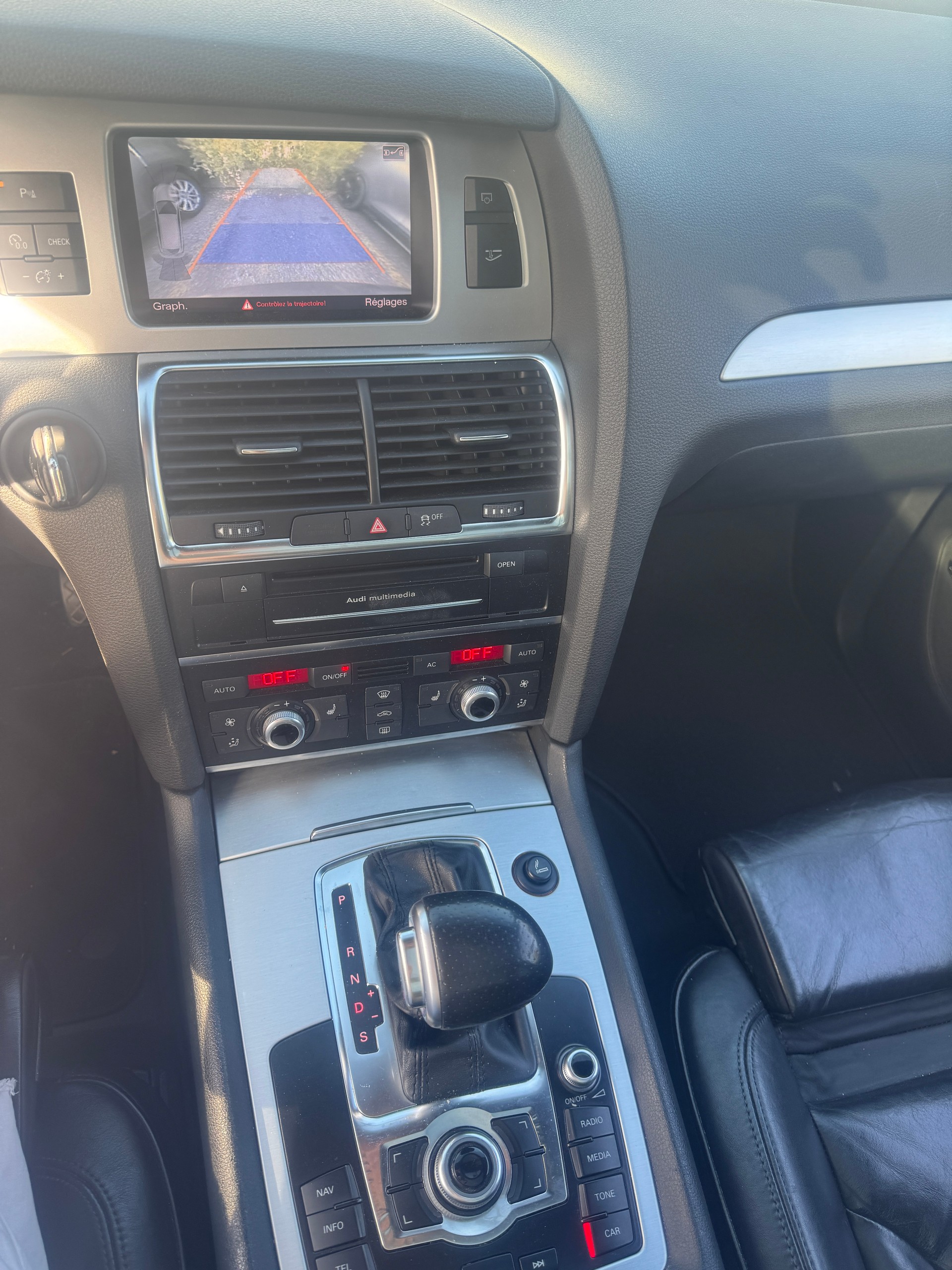 AUDI Q7 4.2 TDI quattro tiptronic-image-11