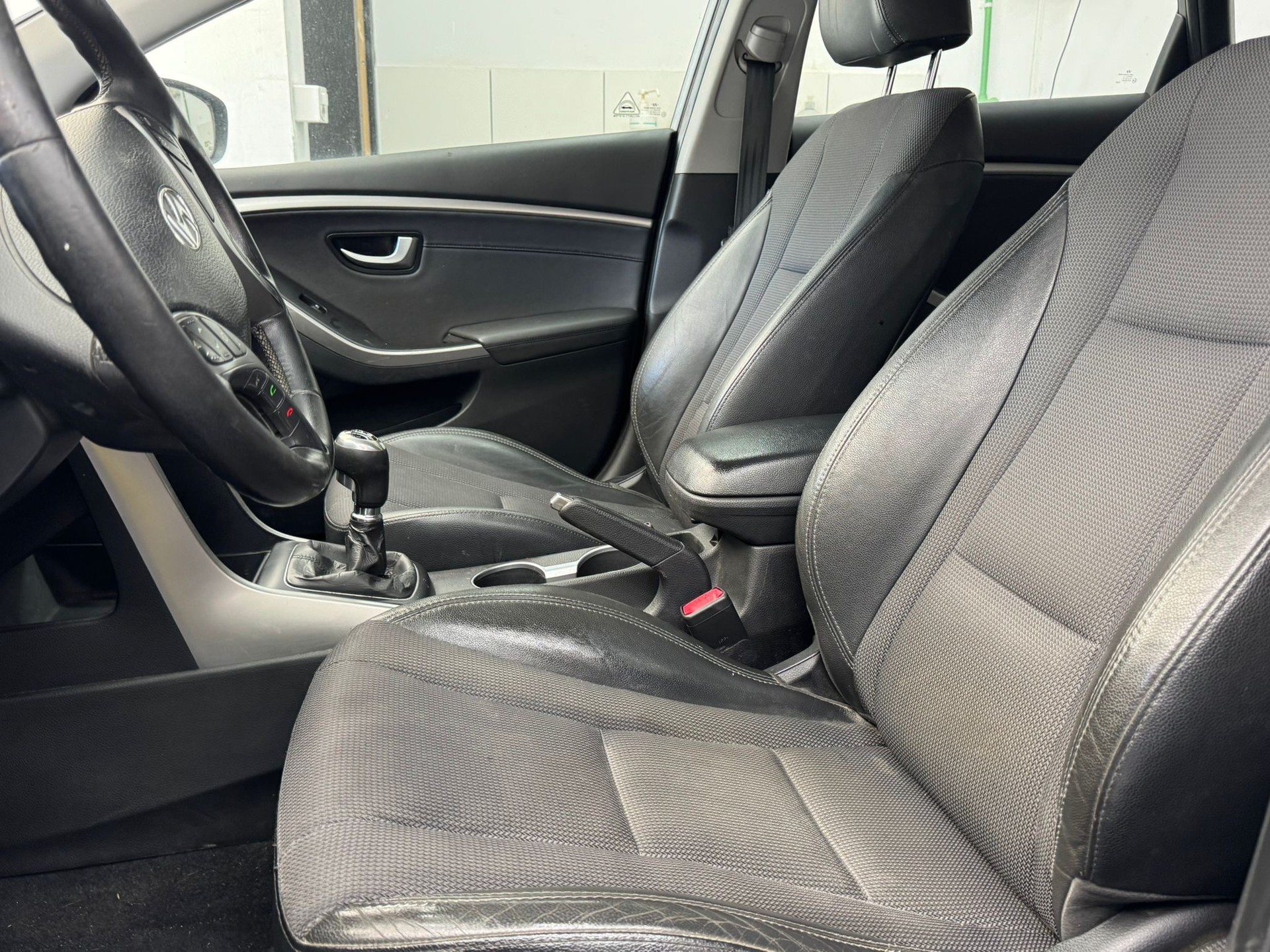 HYUNDAI i30 Wagon 1.6 CRDi Premium-image-5