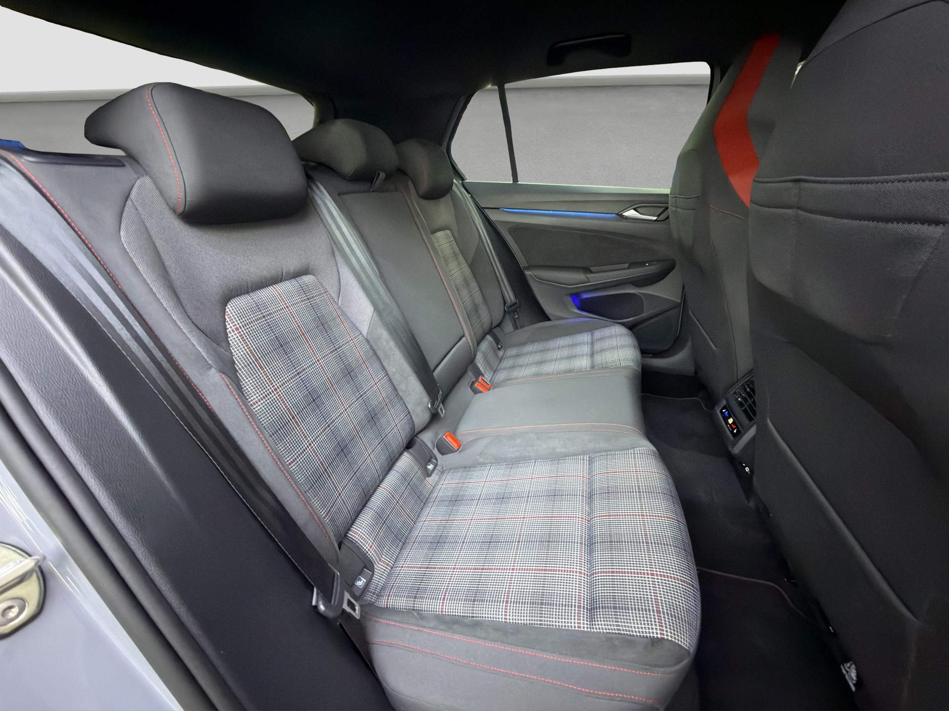 VW Golf 2.0 TSI GTI DSG-image-15