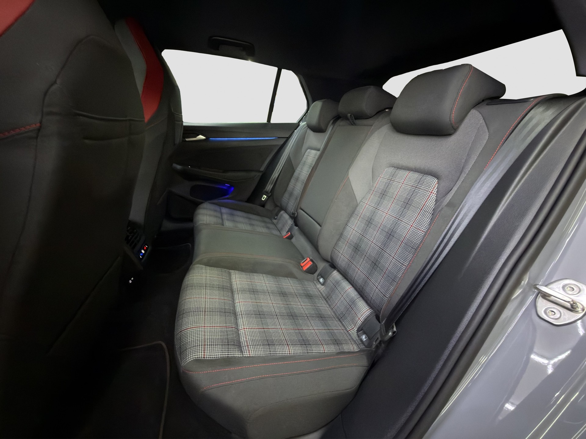 VW Golf 2.0 TSI GTI DSG-image-13