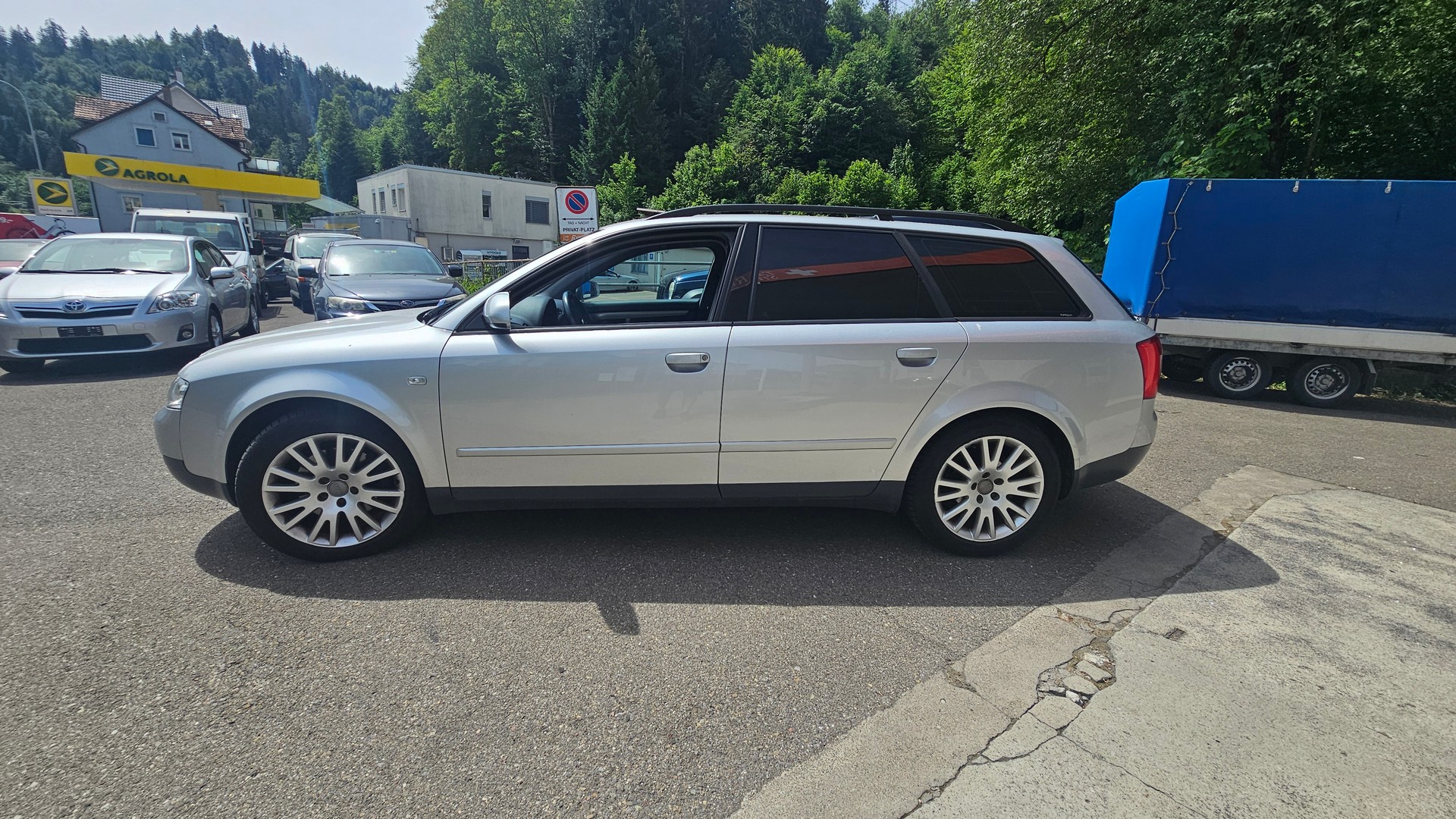 AUDI A4 Avant 3.0 V6 quattro-image-1