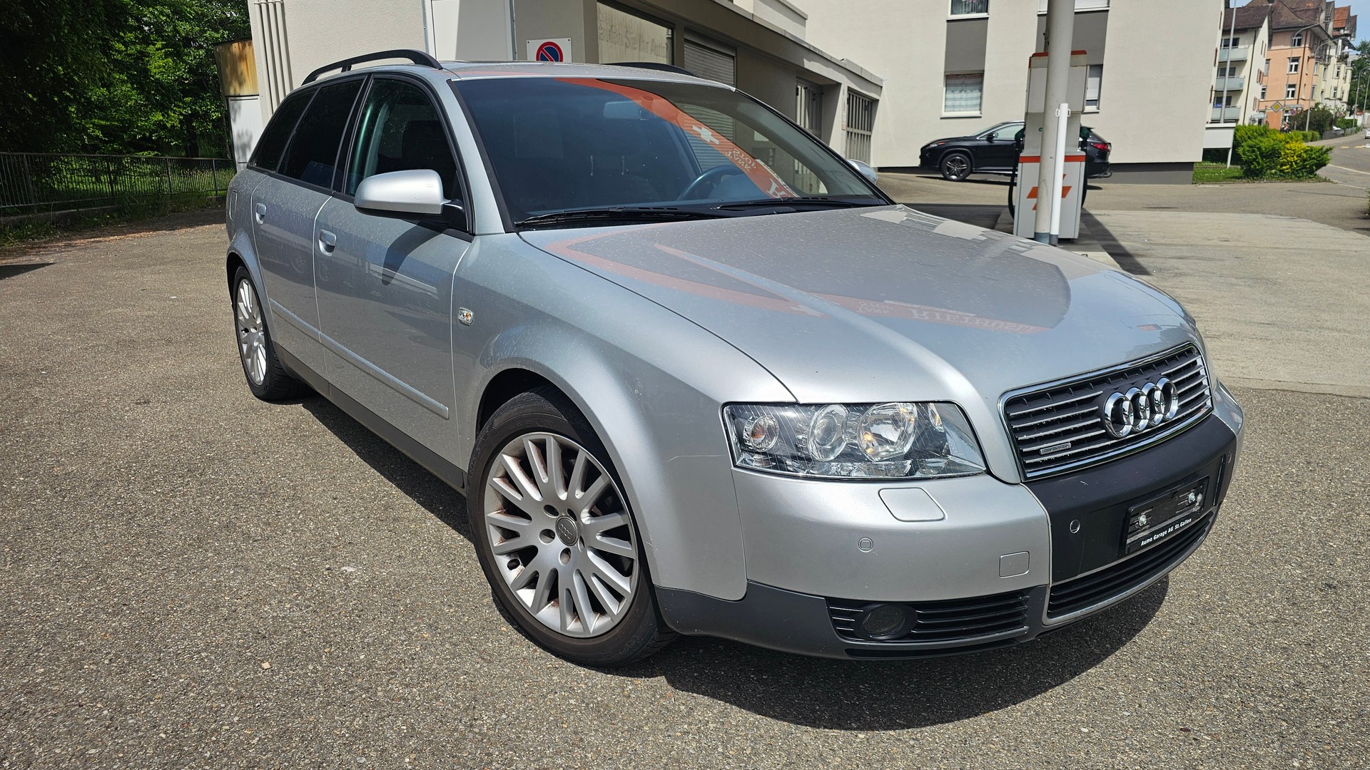 AUDI A4 Avant 3.0 V6 quattro-image-2
