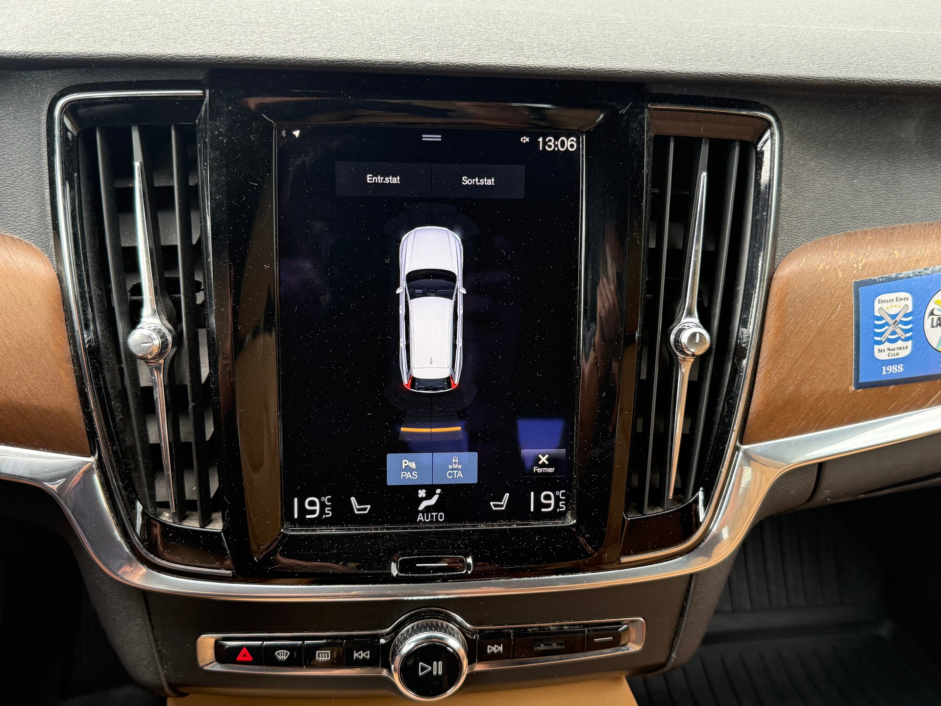 VOLVO V90 T6 AWD Momentum Geartronic-image-11