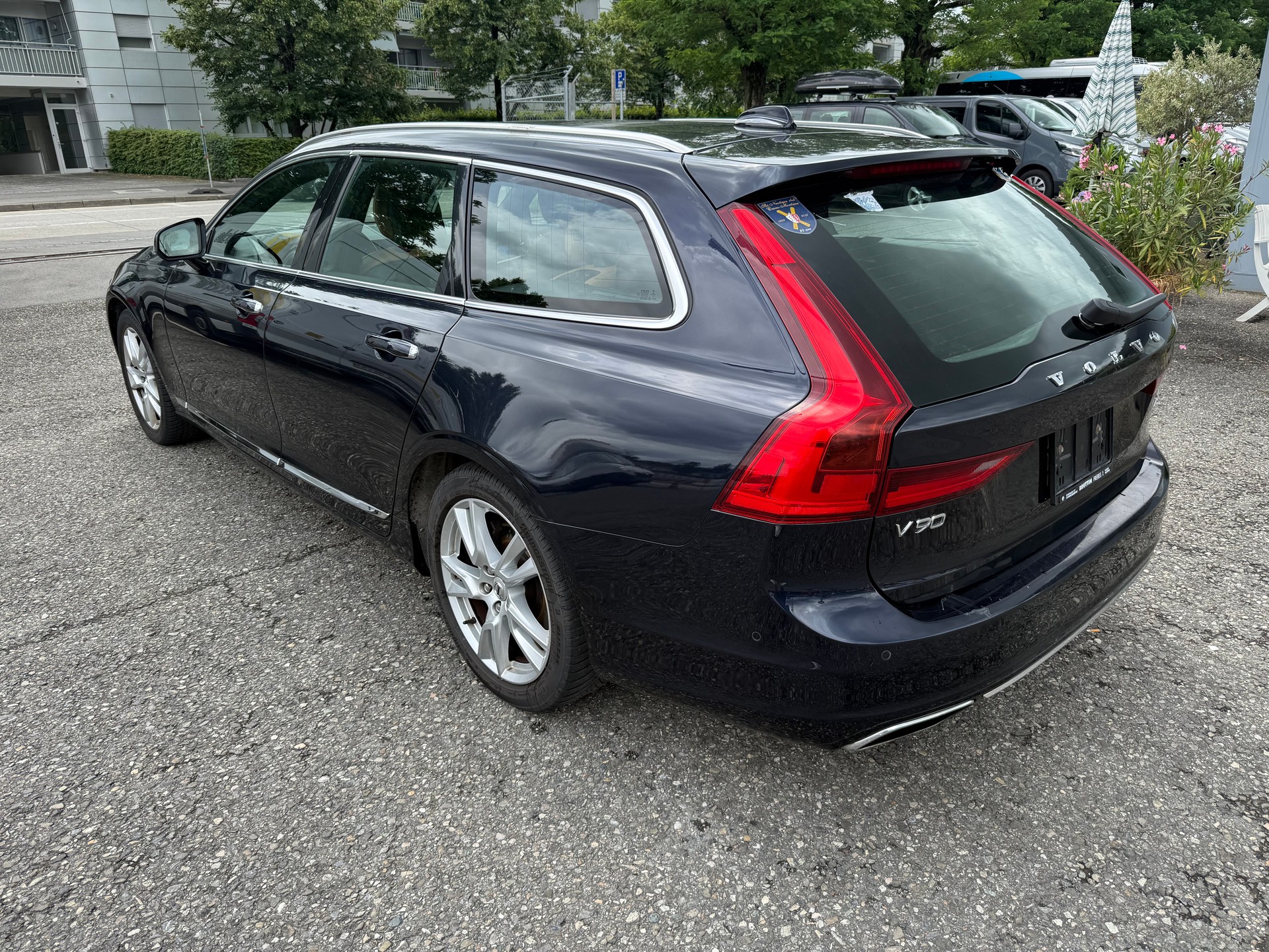 VOLVO V90 T6 AWD Momentum Geartronic-image-3