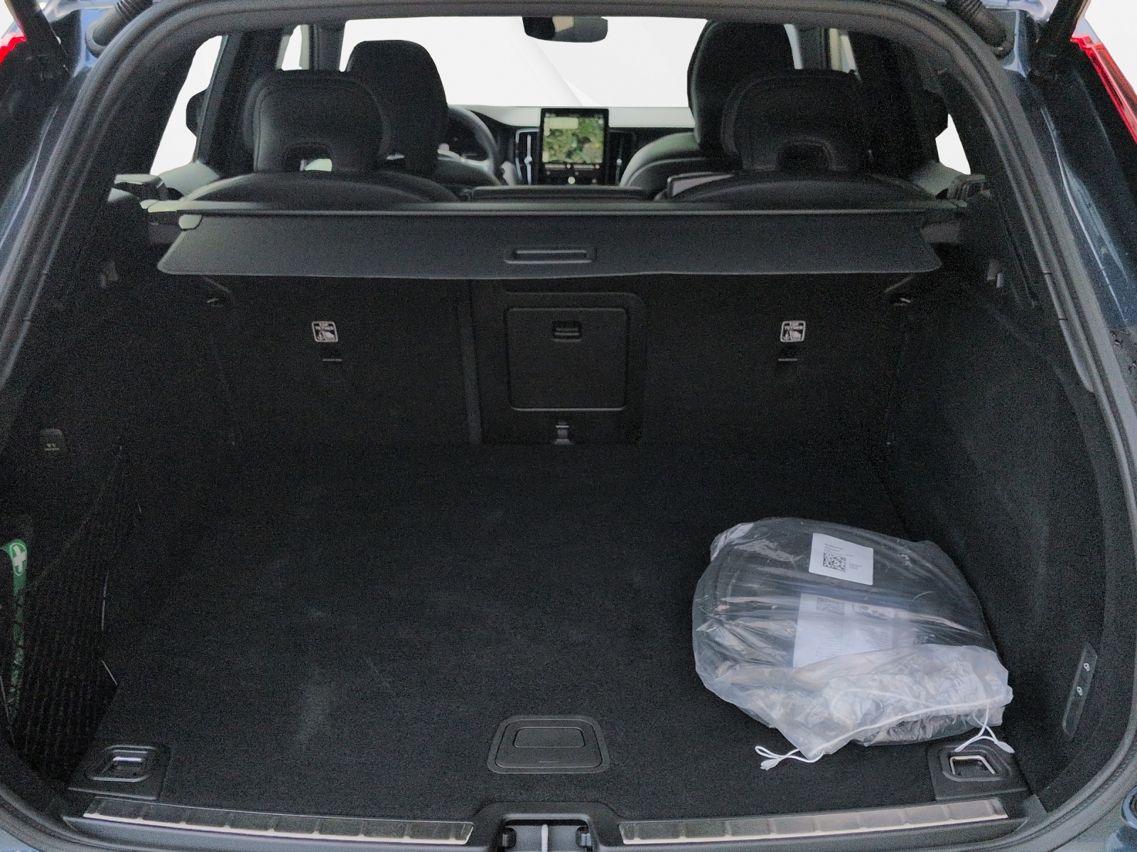 VOLVO XC60 2.0 T6 TE Black Edition eAWD-image-14