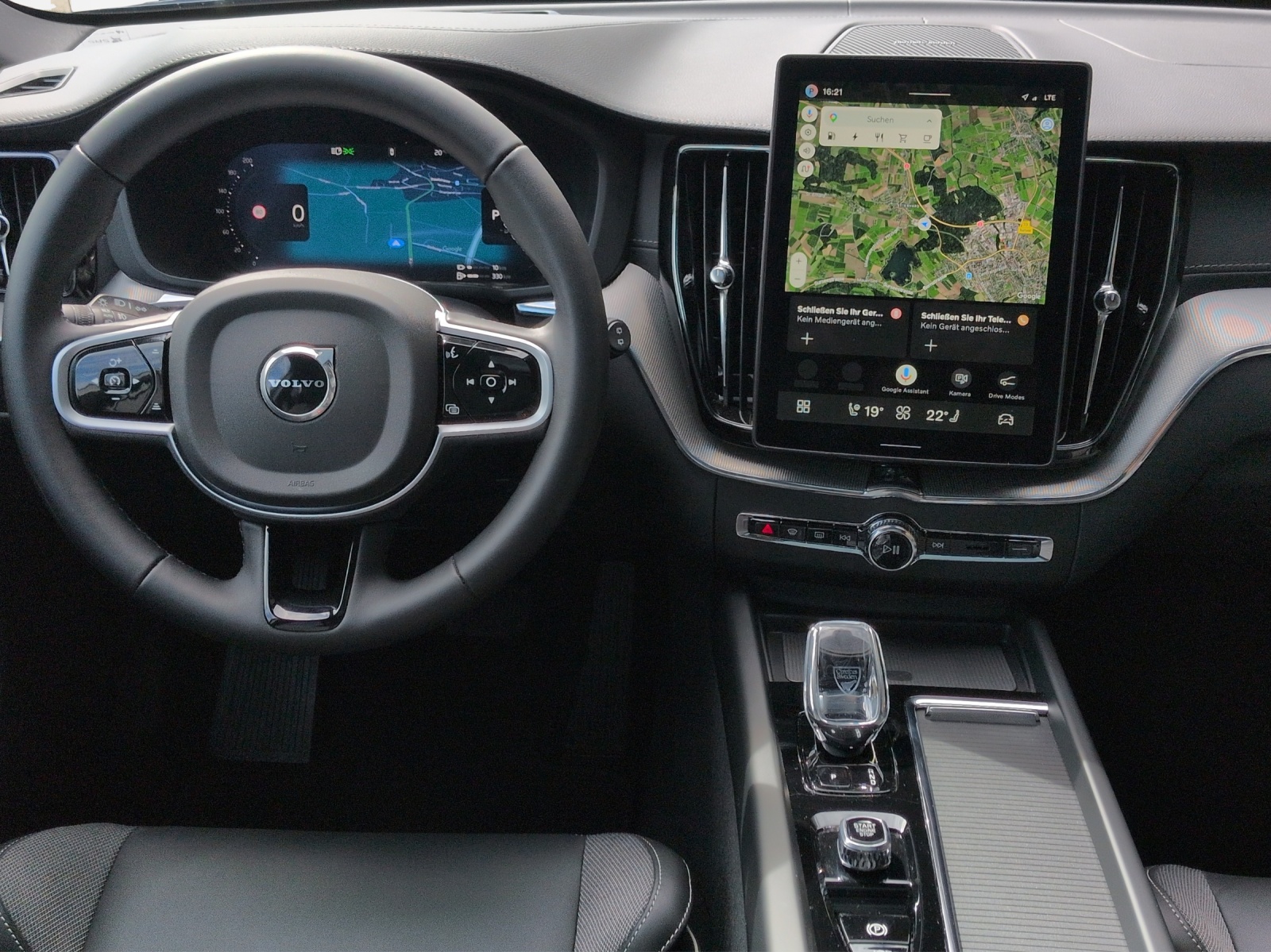 VOLVO XC60 2.0 T6 TE Black Edition eAWD-image-10