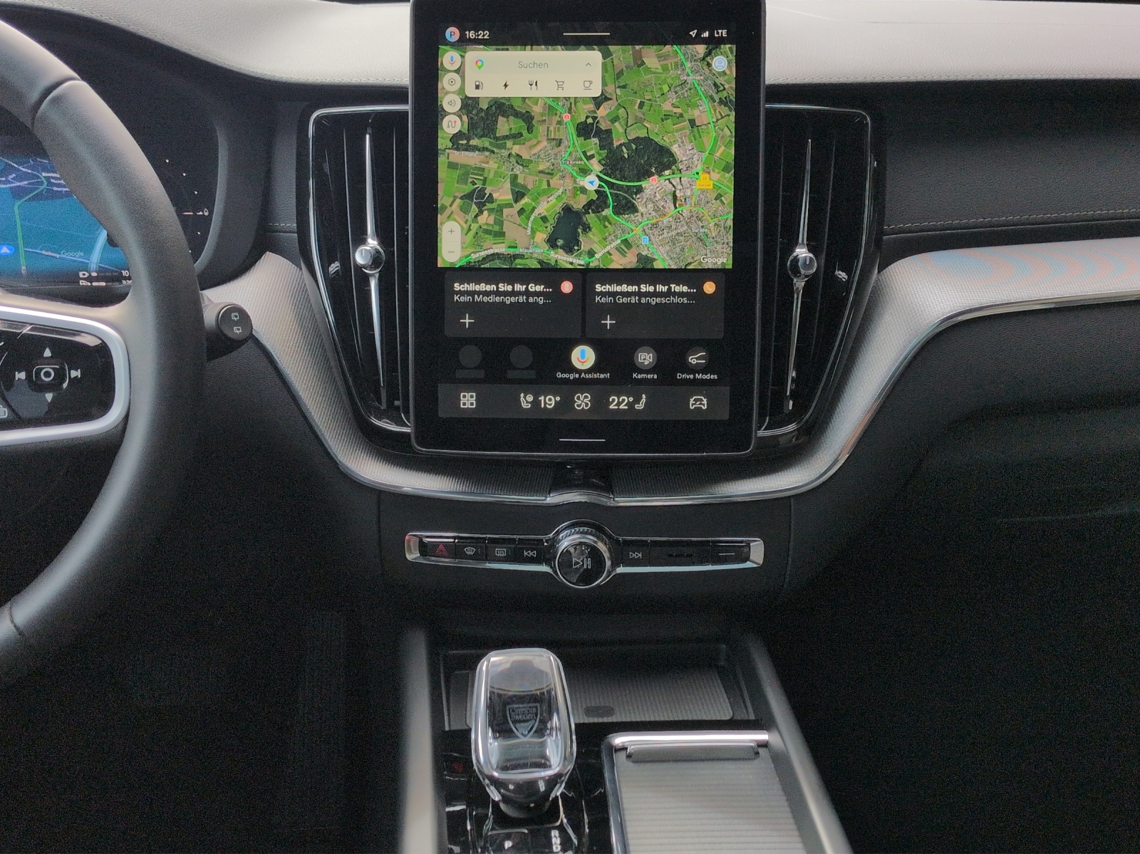 VOLVO XC60 2.0 T6 TE Black Edition eAWD-image-16