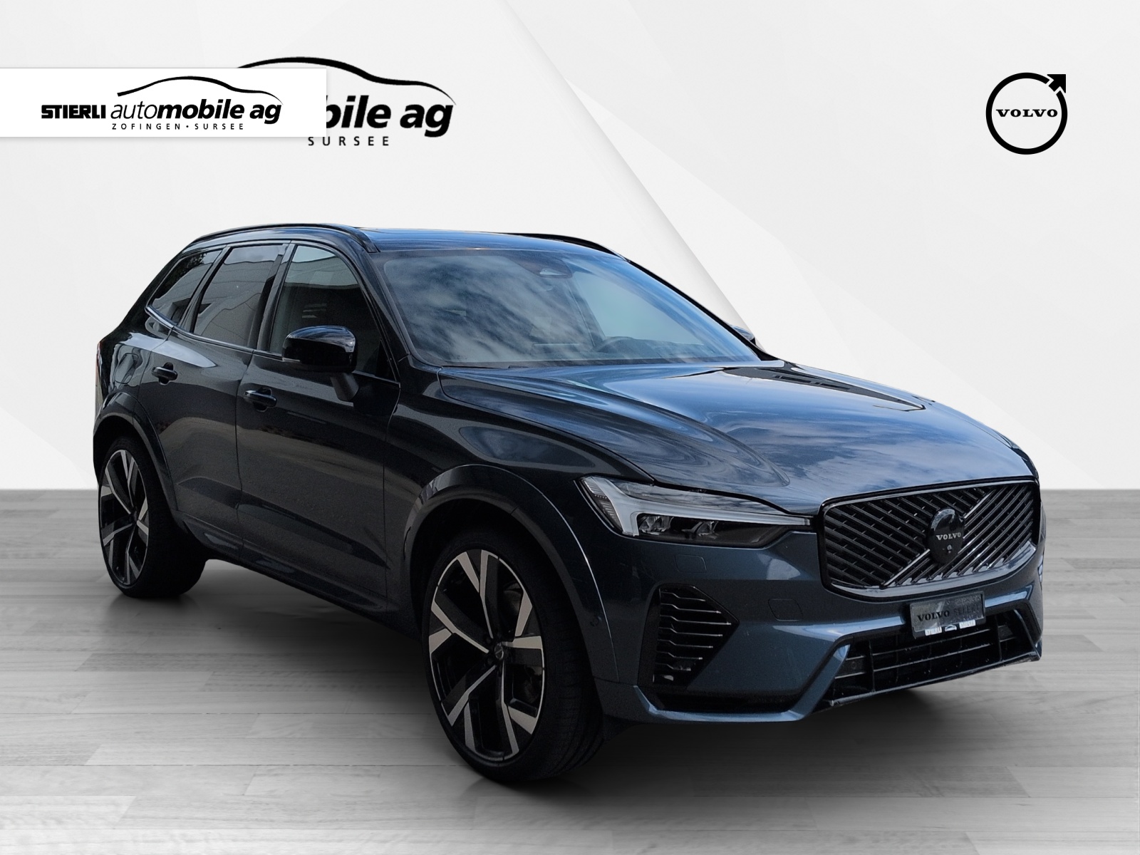 VOLVO XC60 2.0 T6 TE Black Edition eAWD-showroom-element-2