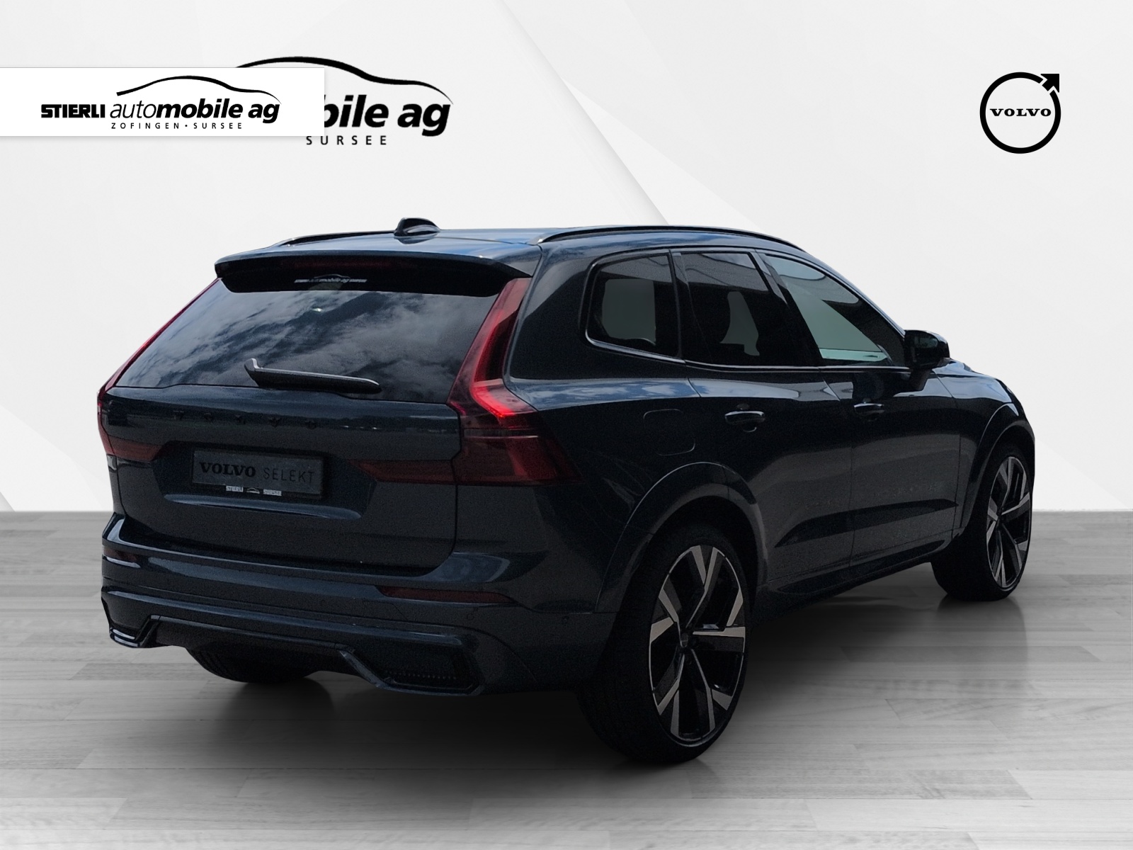 VOLVO XC60 2.0 T6 TE Black Edition eAWD-image-4