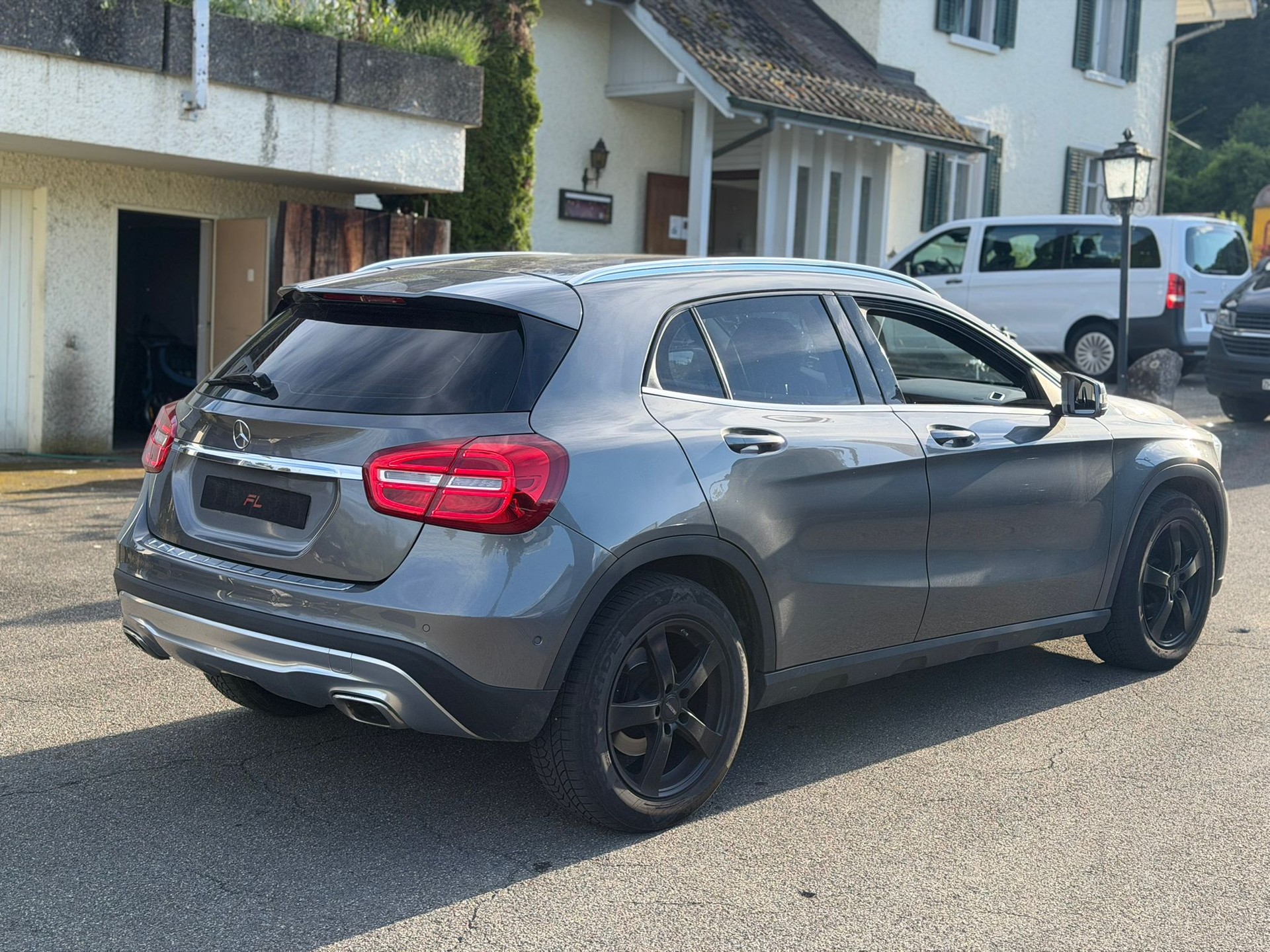 MERCEDES-BENZ GLA 200 CDI Swiss Star Edition 4Matic 7G-DCT-image-2