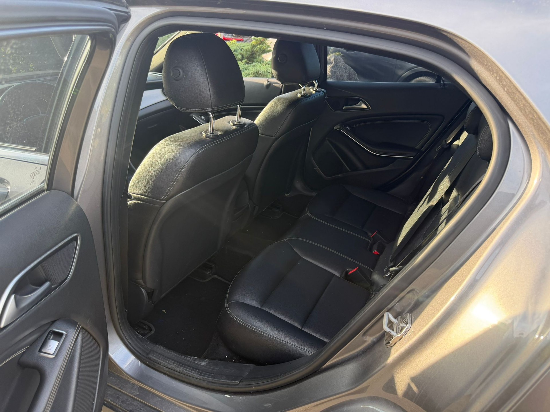 MERCEDES-BENZ GLA 200 CDI Swiss Star Edition 4Matic 7G-DCT-image-7