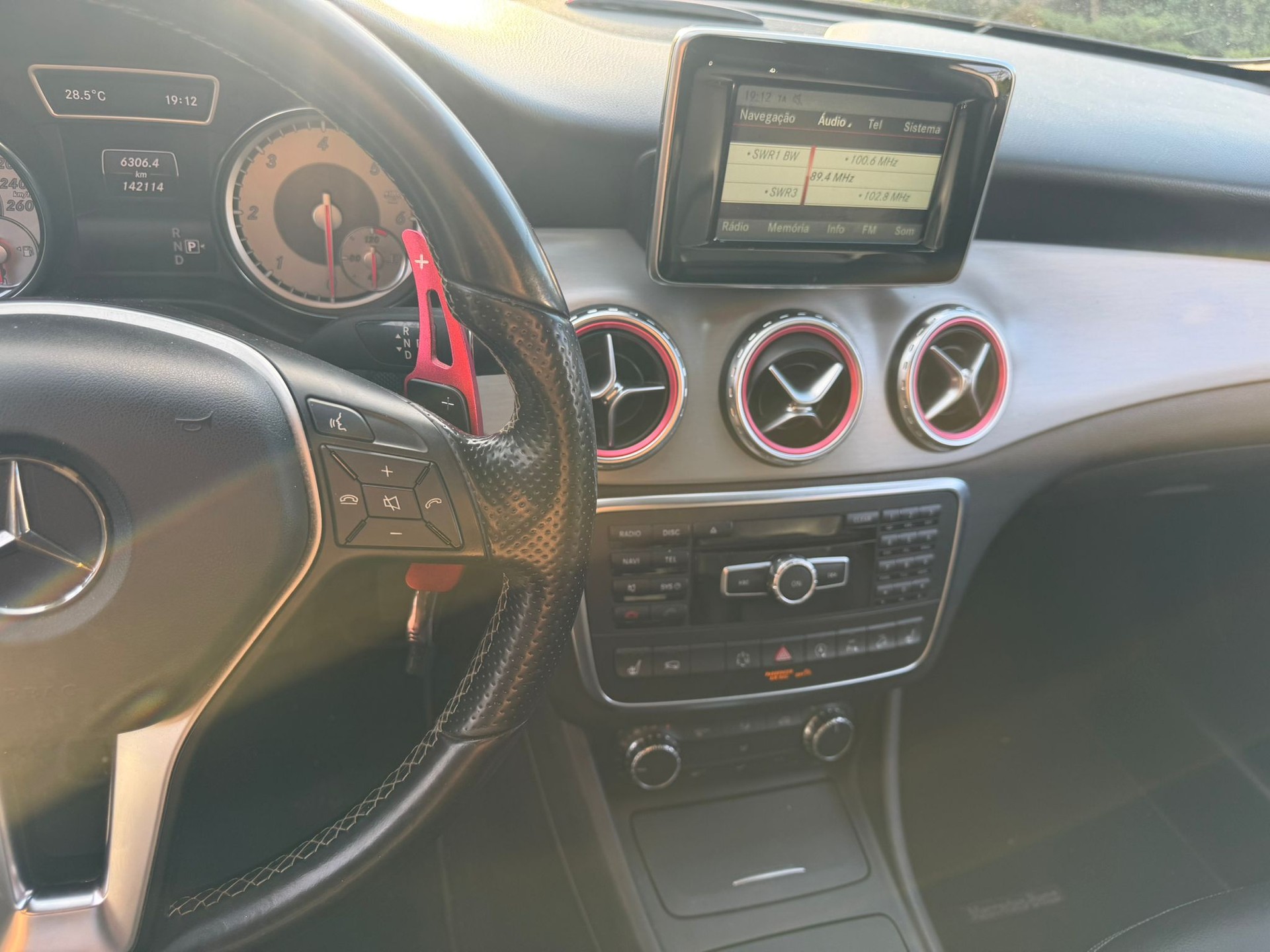 MERCEDES-BENZ GLA 200 CDI Swiss Star Edition 4Matic 7G-DCT-image-8